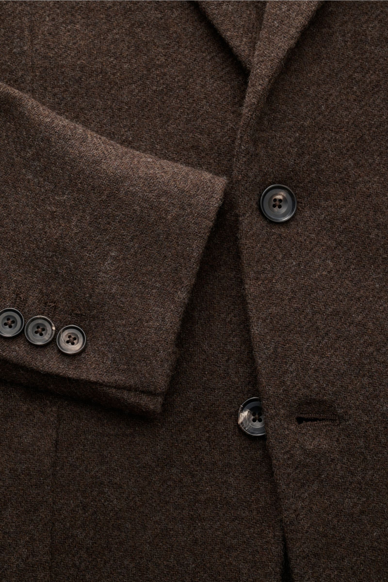Close-up front view of Circolo 1901 Smart-casual jacket brown melange in wool and cashmere, showing step lapel, buttons, and patch pockets.