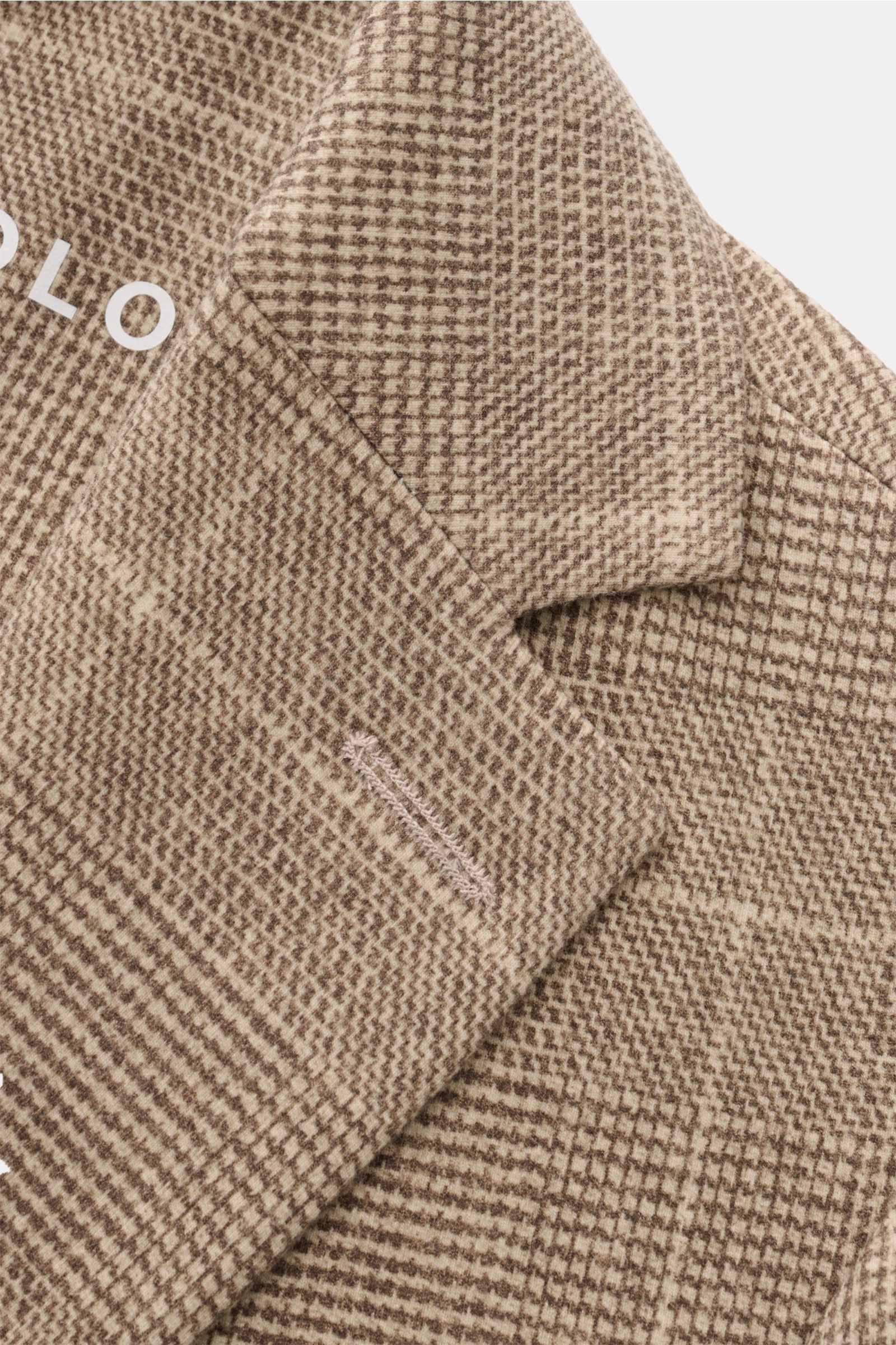 Circolo 1901 Jersey-Sakko beige/braun kariert, leichte Konstruktion, Glencheck-Print, Slim Fit, fallendes Revers, zwei Knöpfe, weicher Baumwoll-Jersey mit Stretch, Detailaufnahme von oben.