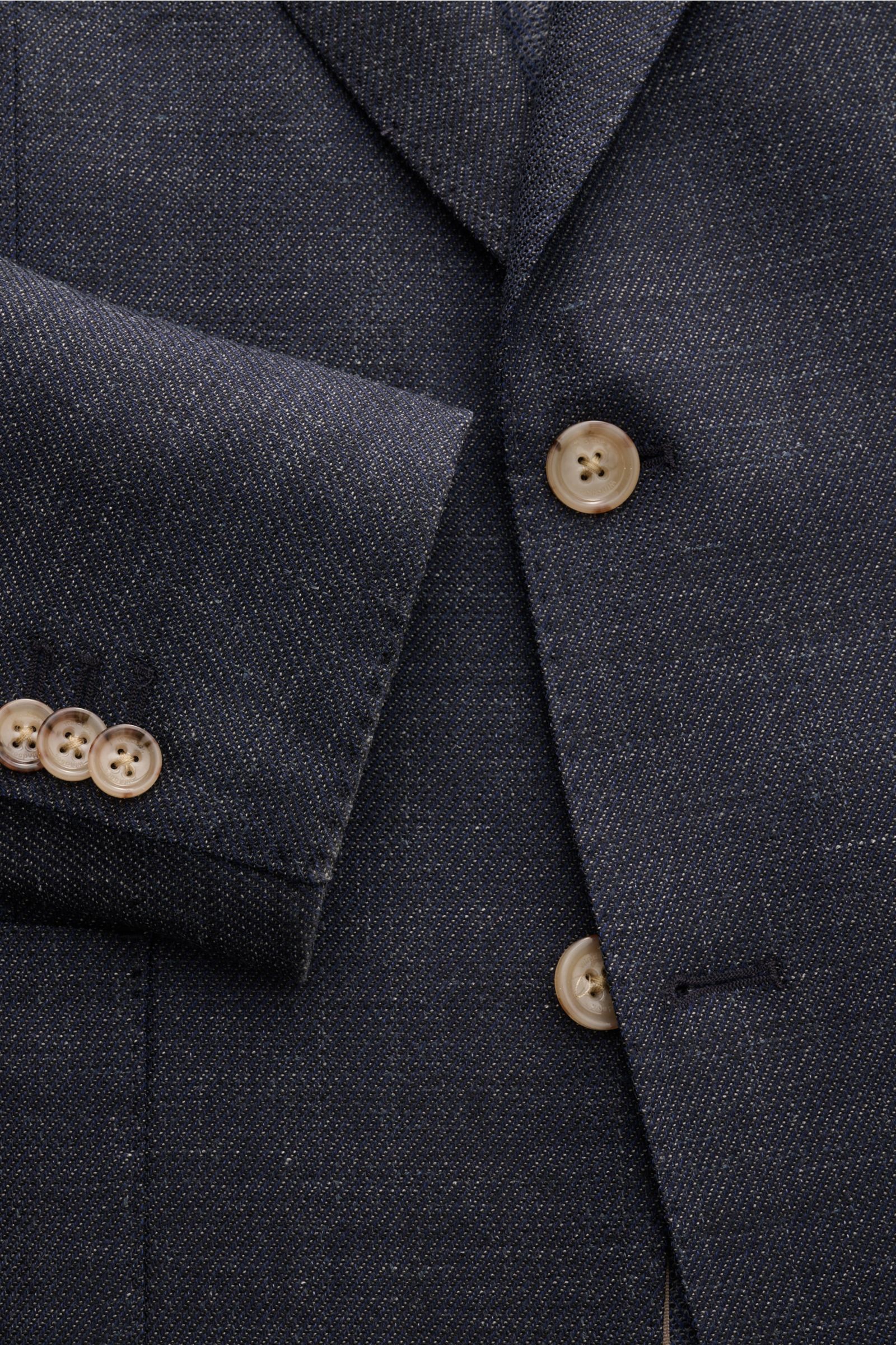 Windsor Sakko 'Giorno' navy meliert aus Leinen-Wolle-Mix, Slim Fit, fallendes Revers, Zwei-Knopf-Stil, Detailaufnahme von Ärmel und Knöpfen.