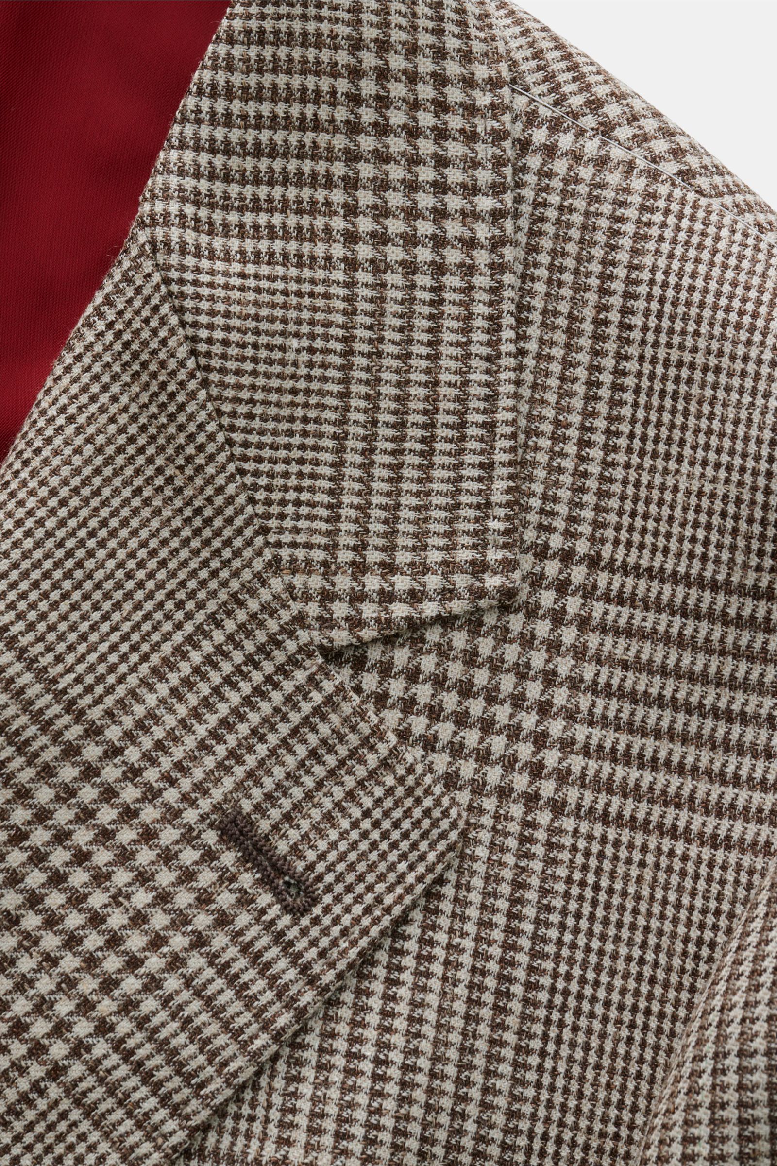 Brunello Cucinelli Sakko beige/dunkelbraun kariert, Detailaufnahme von fallendem Revers und Glencheck-Muster in edlem Woll-Seide-Leinen-Mix.