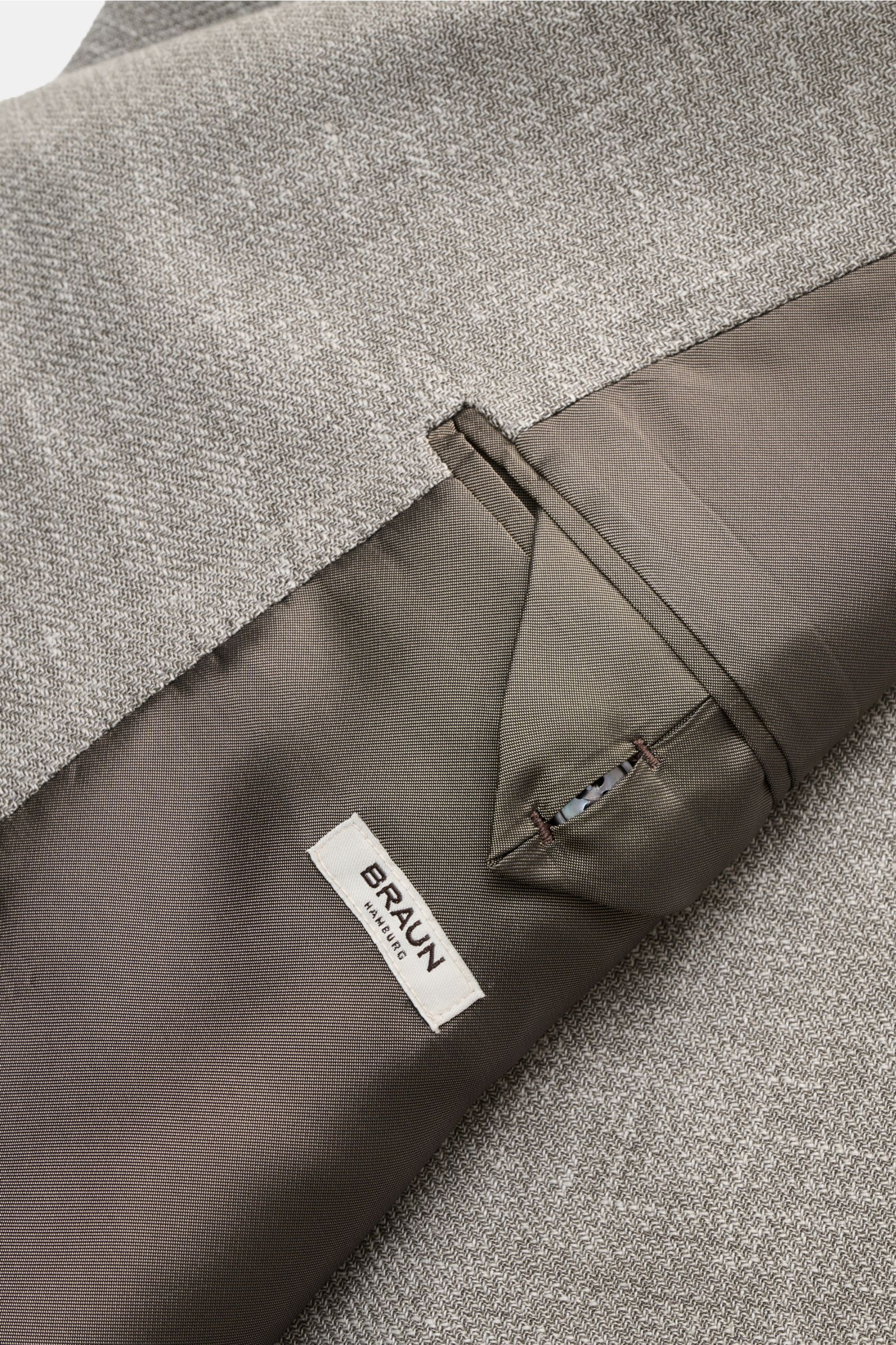 Close-up view of the inner lining and fabric texture of the Zegna Smart-casual jacket 'Riviera' grey/white mottled, showing detailed stitching and label.

Description: The smart-casual jacket 'Riviera' by ZEGNA made of linen and wool with silk content 
