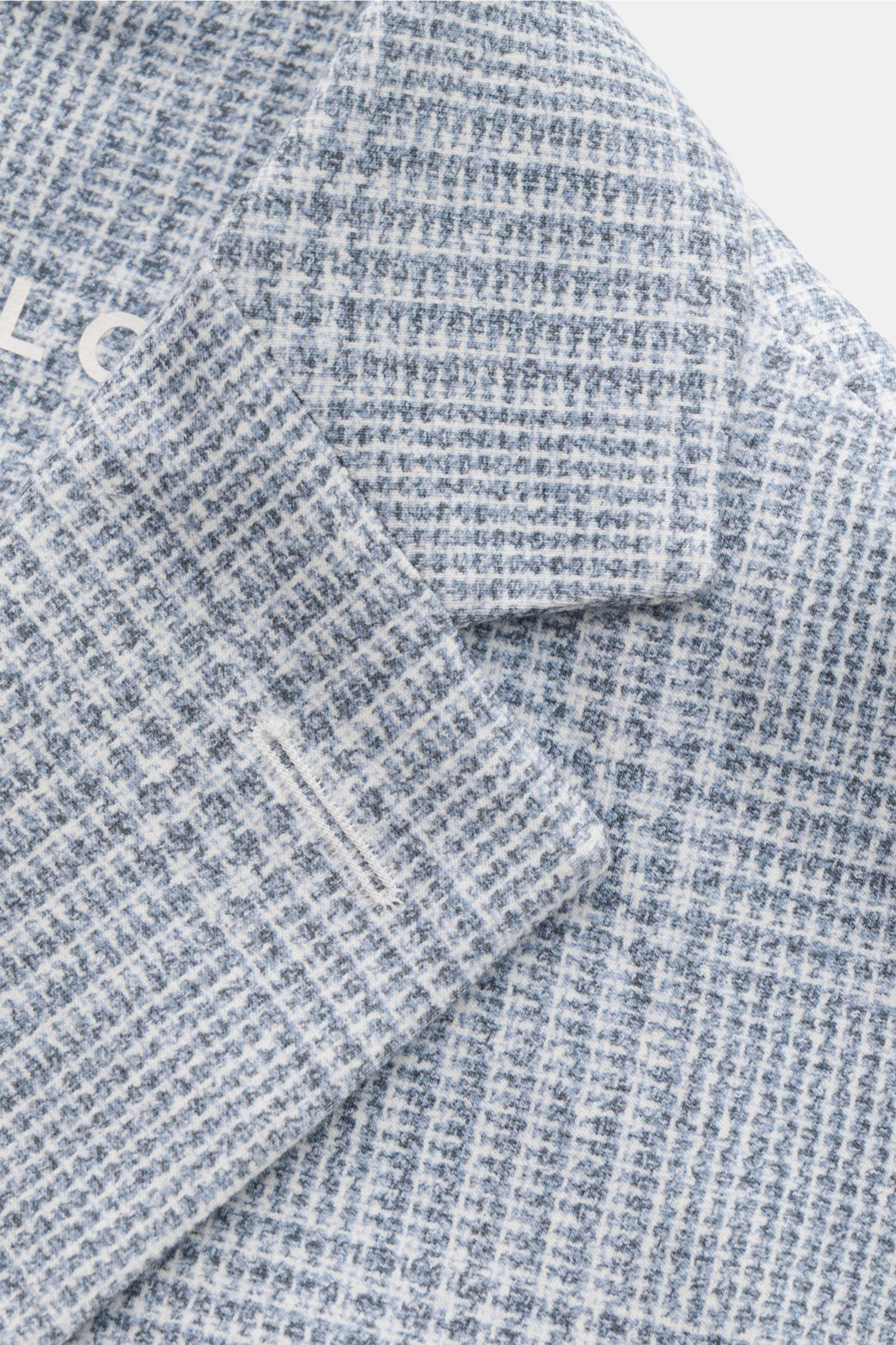 Circolo 1901 Jersey-Sakko rauchblau/weiß kariert in Nahaufnahme, Unconstructed-Design mit fallendem Revers, Slim Fit und klassischem Karomuster.