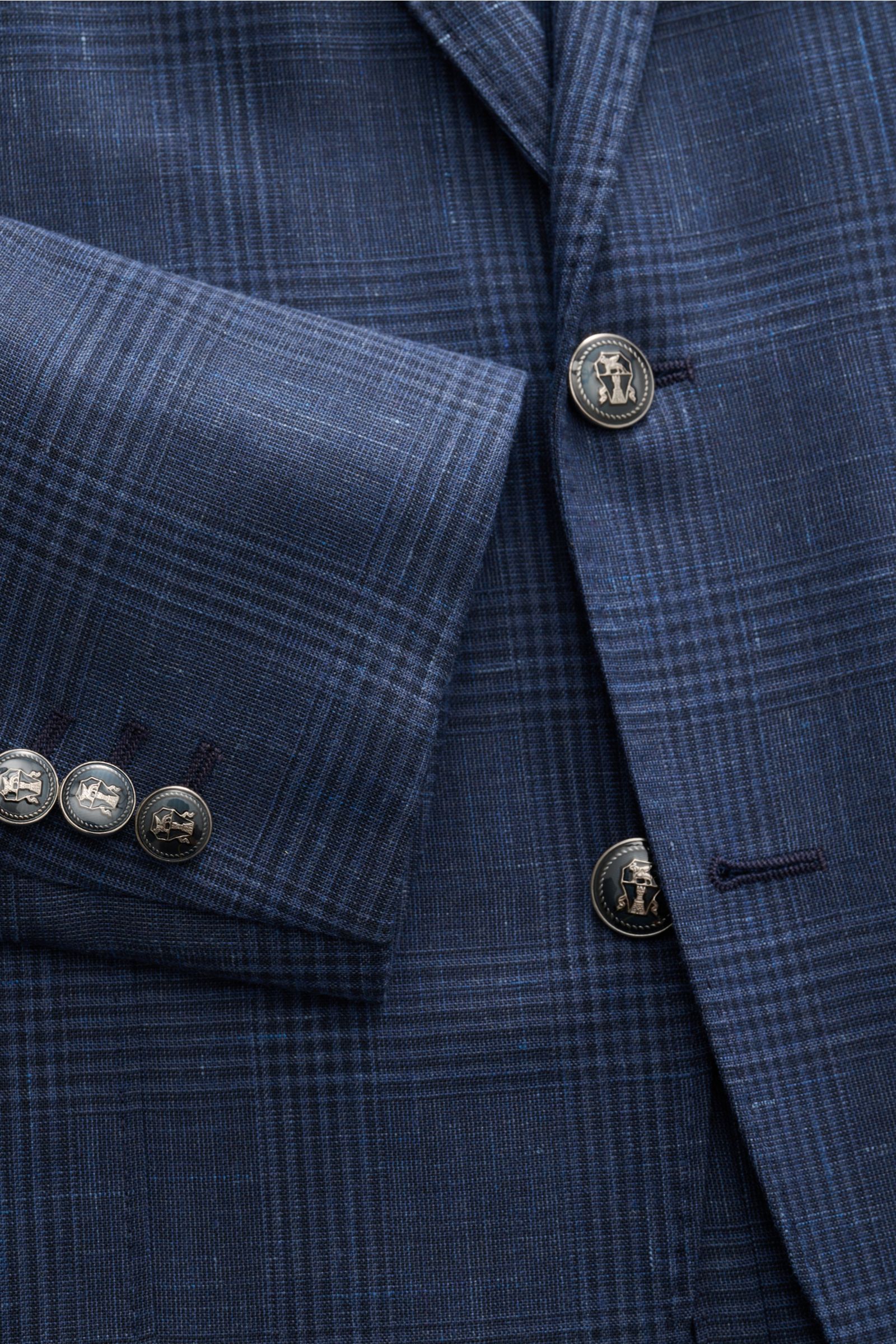 Close-up view of Brunello Cucinelli Sakko navy/graublau kariert showing Prince-of-Wales check wool blend fabric, slim fit, tailored three-button style with crest buttons on sleeve cuffs.