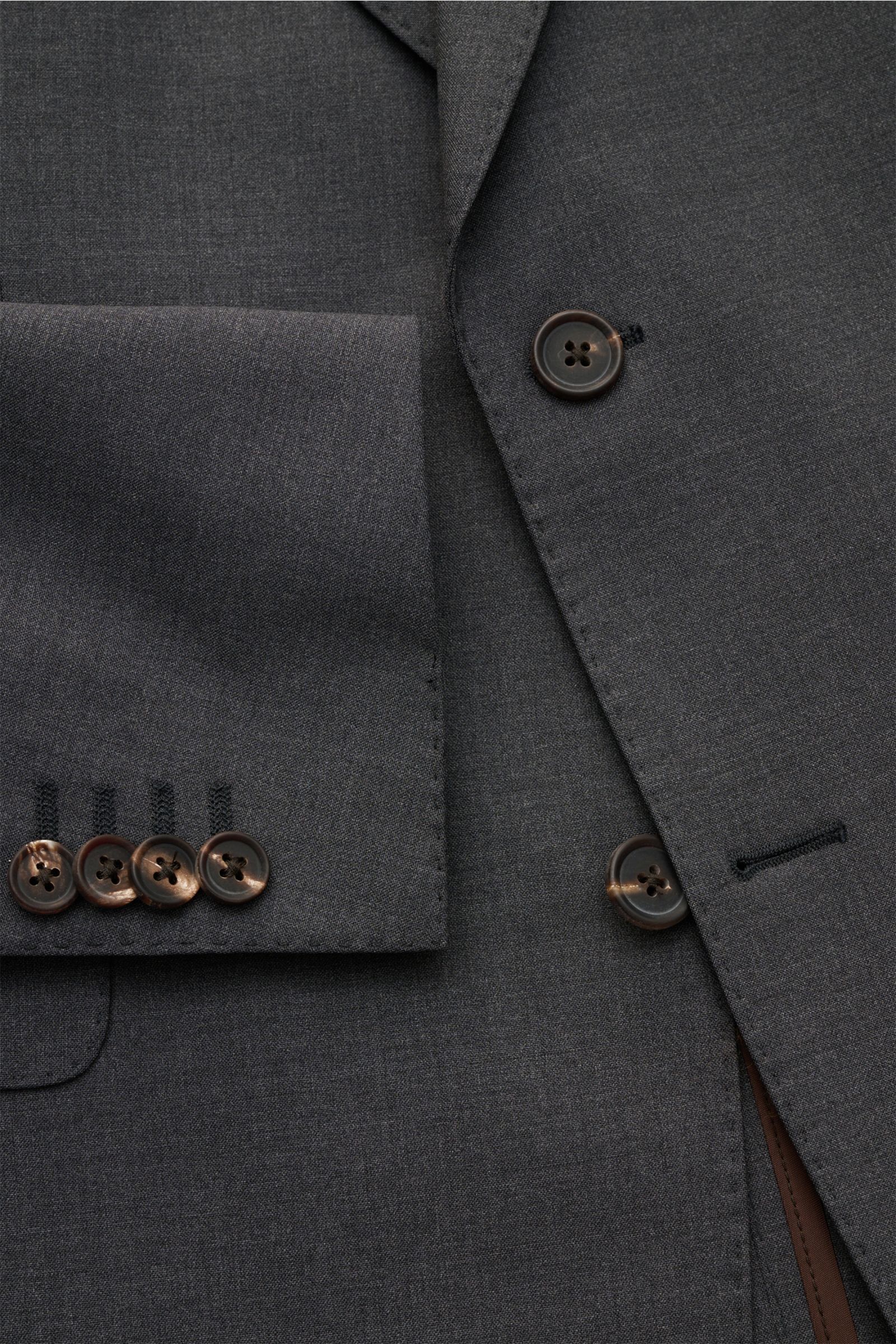 Windsor Sakko 'Sono' anthrazit meliert, Slim Fit, feine Wolle, elastisch, zwei Knöpfe, fallendes Revers, Kissing Buttons, Detailansicht von oben.