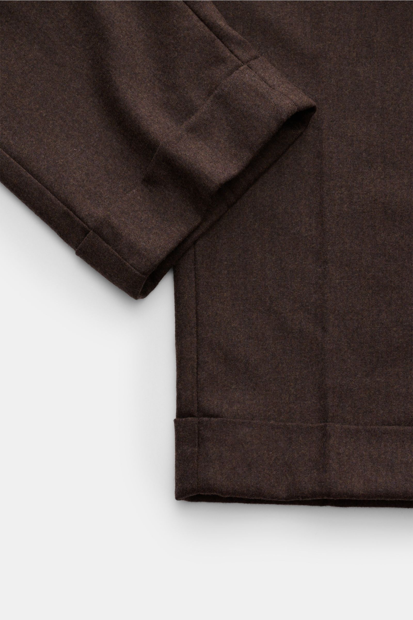 Marco Pescarolo Woll-Jogpants 'Manu' dunkelbraun, Detailaufnahme von Saum und Bein, Woll-Cashmere-Mix mit fixiertem Aufschlag.