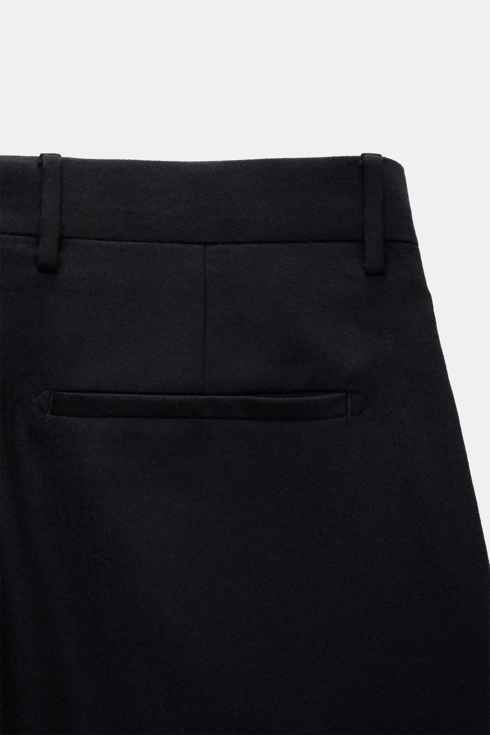 Berwich Wollhose 'Chiaia' dark navy in knöchellanger, schmal zulaufender Tapered Fit-Ansicht von hinten mit Leistentaschen, Bund und Schurwolle.