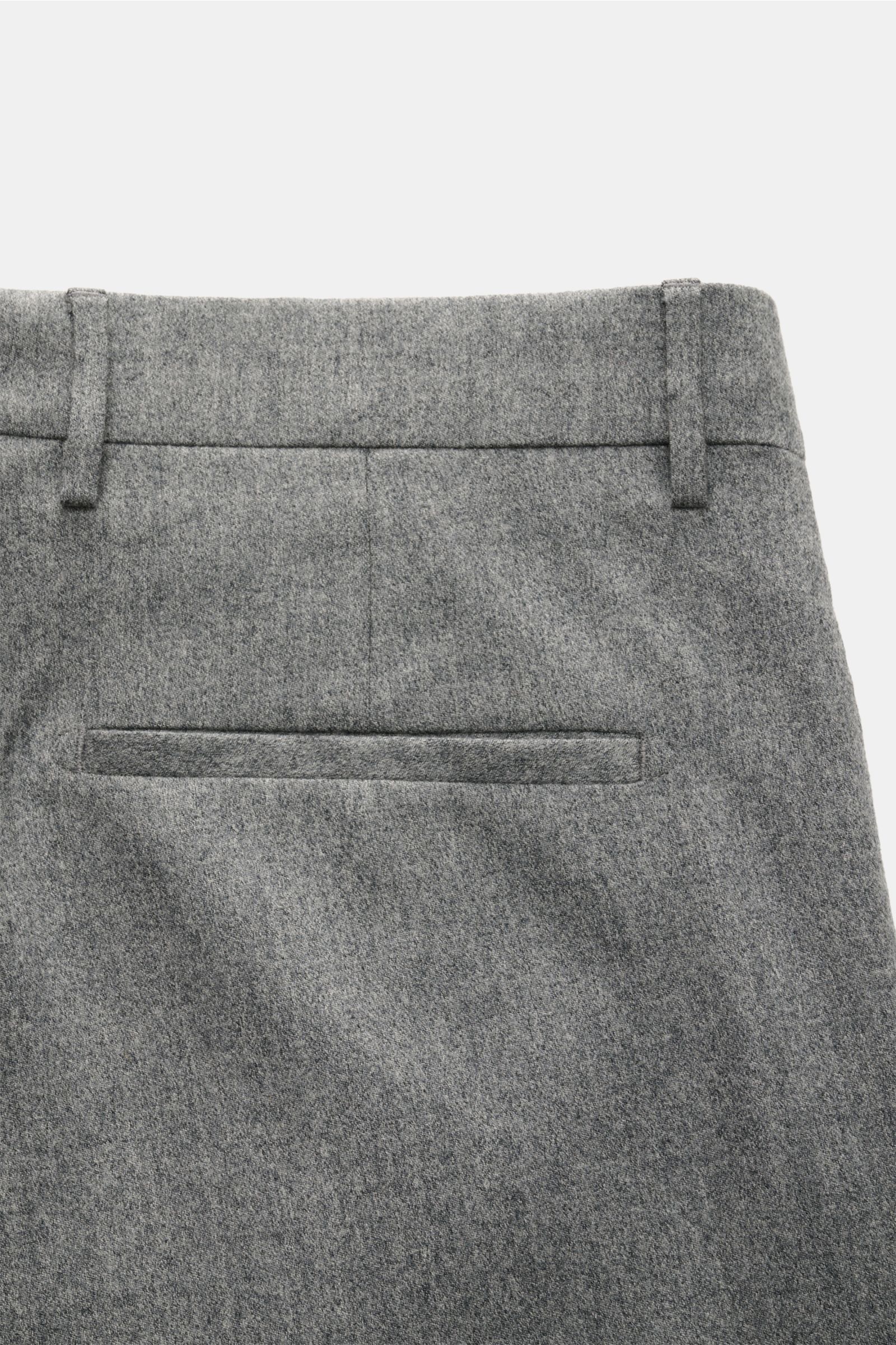 Berwich Wollhose 'Chiaia' grau meliert aus reiner Schurwolle, Detailaufnahme Rückseite mit Leistentasche, Tapered Fit, knöchellang, feiner Stoff