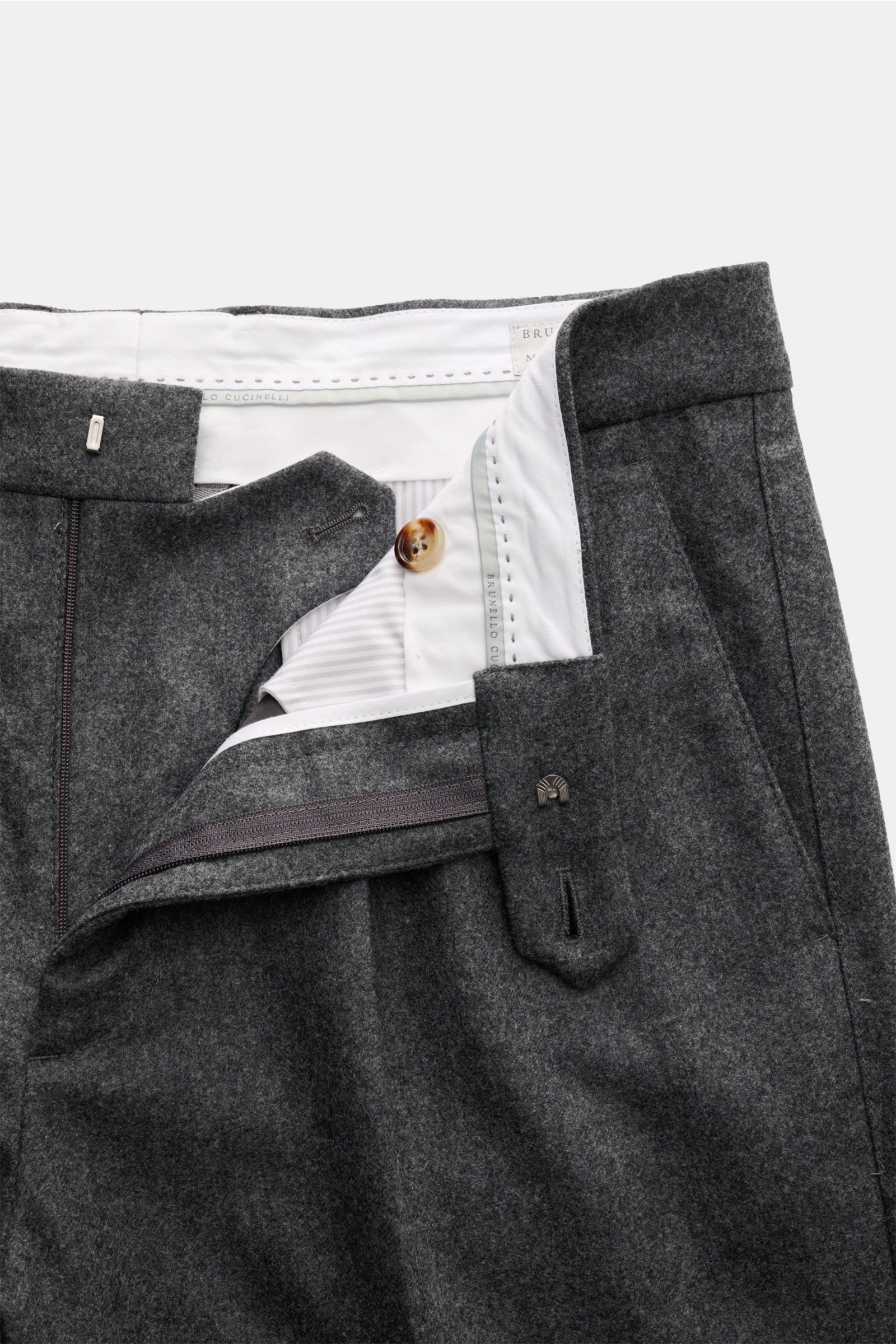 美品 BRUNELLO CUCINELLI  ワイドパンツ  ダークグレー 美品 BRUNELLO CUCINELLI ワイドパンツ ダークグレー 関税込