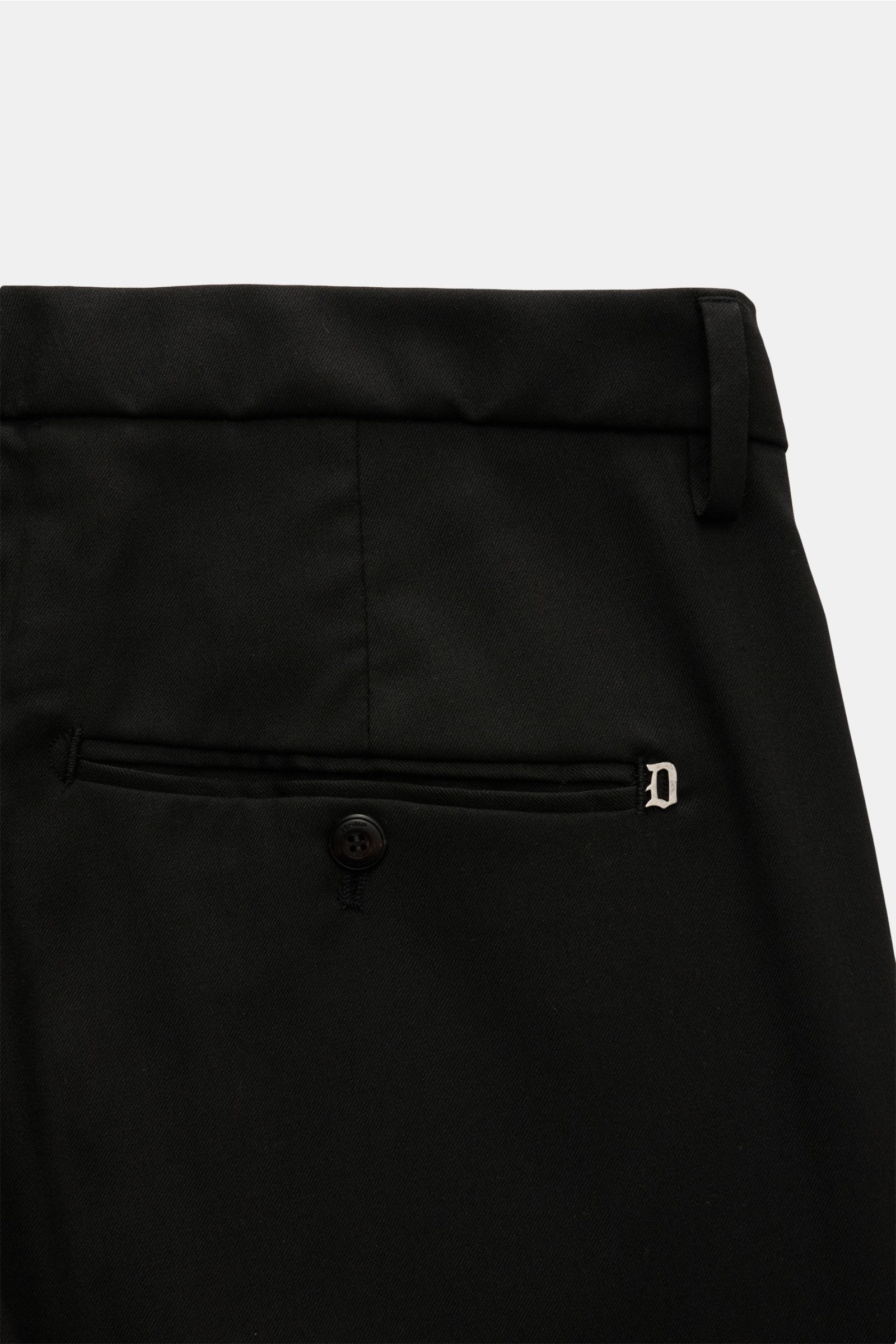 Dondup Hose 'Gaubert' schwarz, Rückansicht mit Gesäßtasche, Metall-Initial, schmal geschnitten, Microfaser-Wolle-Viskose-Mix, Slim Fit.