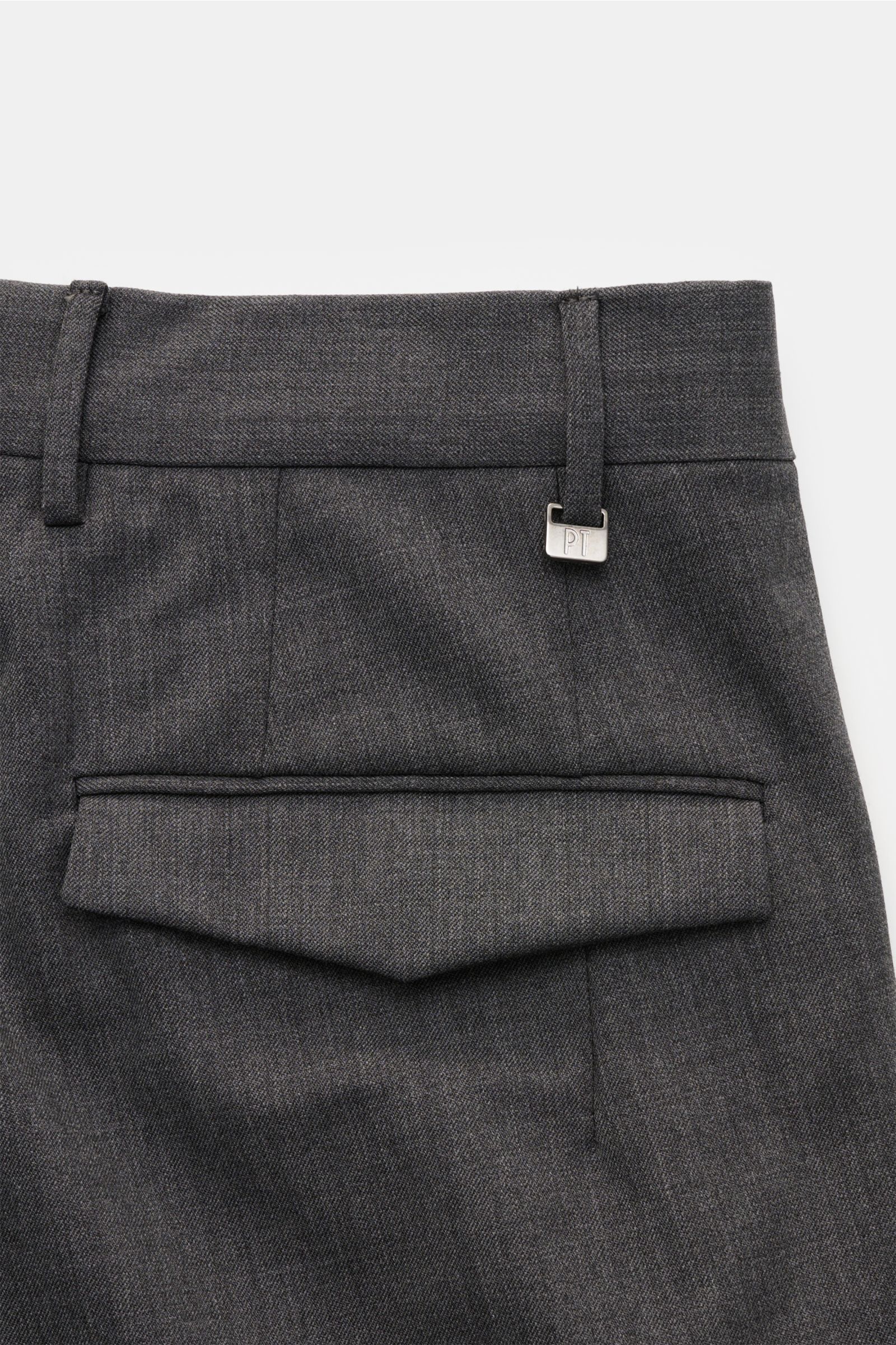 PT Torino Wollhose 'Master Fit' dunkelgrau meliert, Detailaufnahme der Rückseite mit verdeckt geknöpfter Gesäßtasche und feinem Woll-Twill.