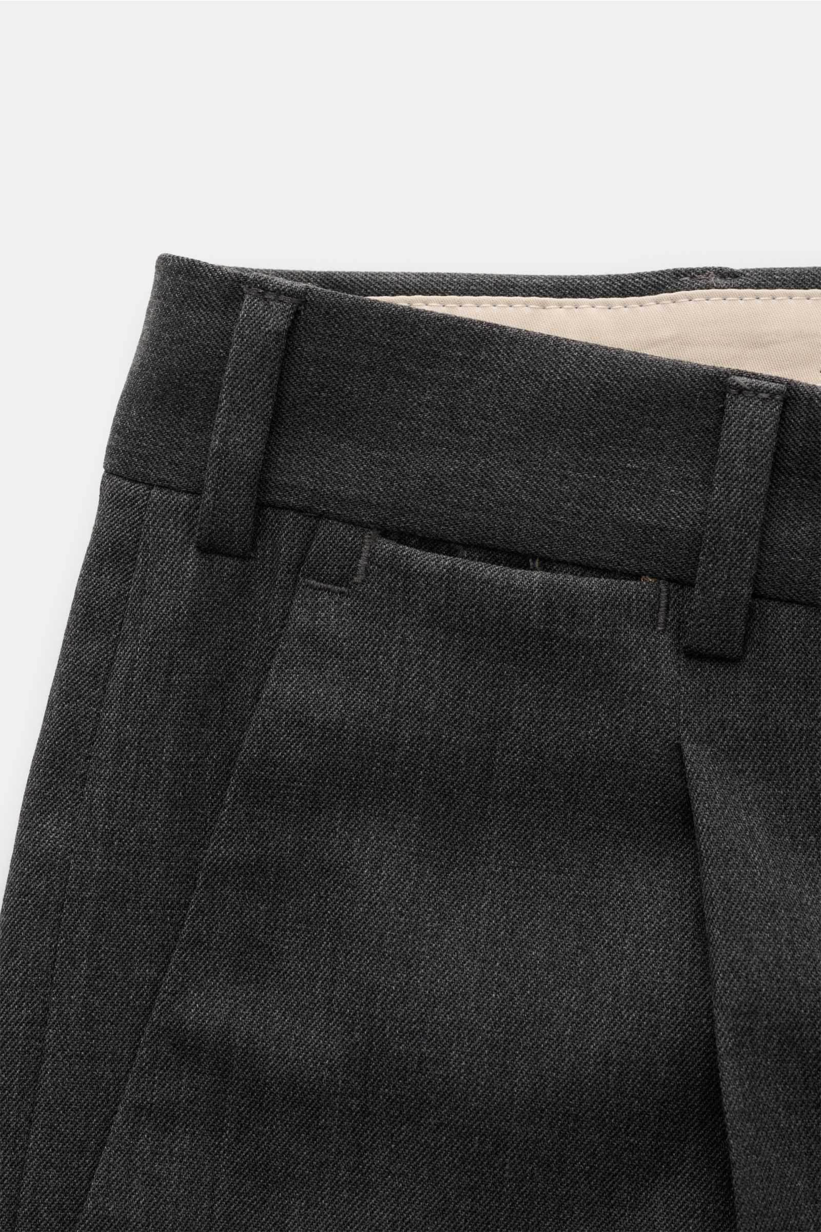 PT Torino Hose 'Rebel Fit' dunkelgrau meliert, Detailaufnahme von oben, Twill aus Microfaser und Wolle, Reißverschluss, Bundhaken, einfache Bundfalte.