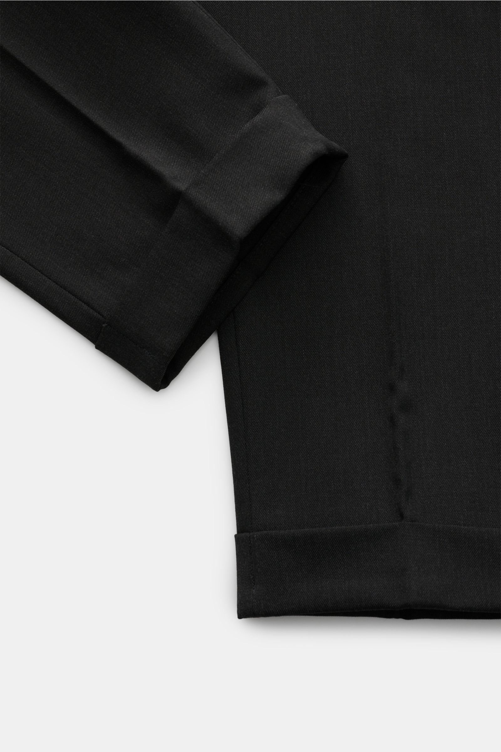 PT Torino Hose 'Rebel Fit' anthrazit, knöchellang mit fixiertem Saumaufschlag, Twill aus Microfaser und Wolle, leichte Elastizität, Rebel Fit, einfache Bundfalte, Reißverschluss, Bundhaken.