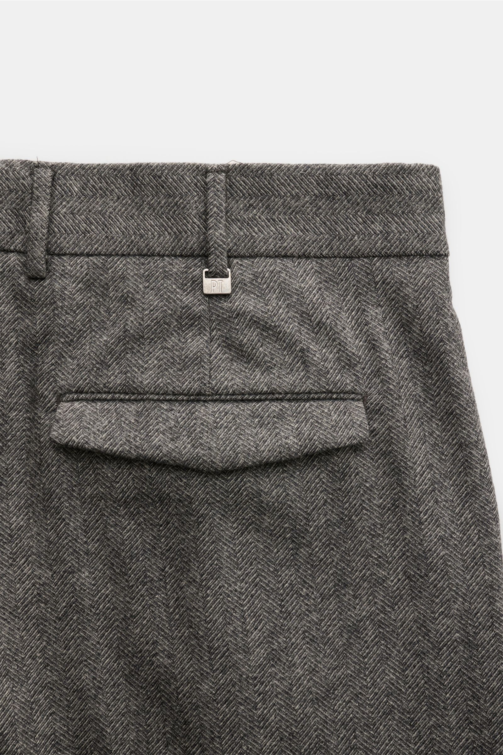 Close-up rear view of the PT Torino Wollhose 'Michael' dunkelgrau, showing the textured herringbone wool fabric and back pocket detail.