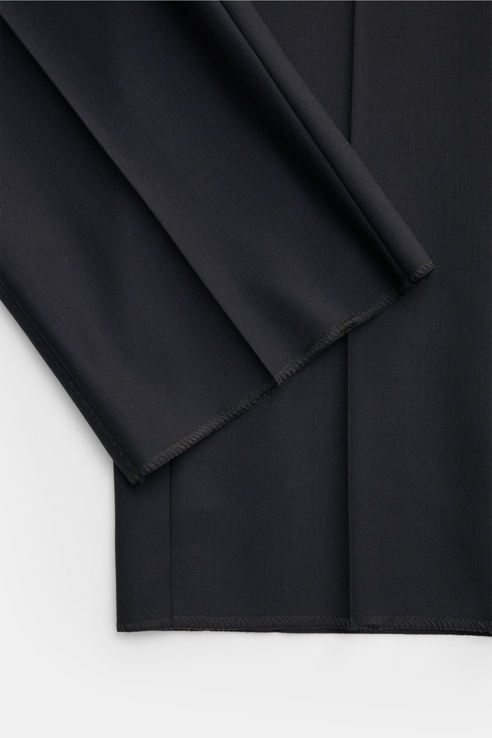 PT Torino Wollhose 'Slim Fit' dark navy aus Super 160'S Wolle, schmal zulaufend, glatter Griff, leichte Qualität, Detailaufnahme der offenen Länge.