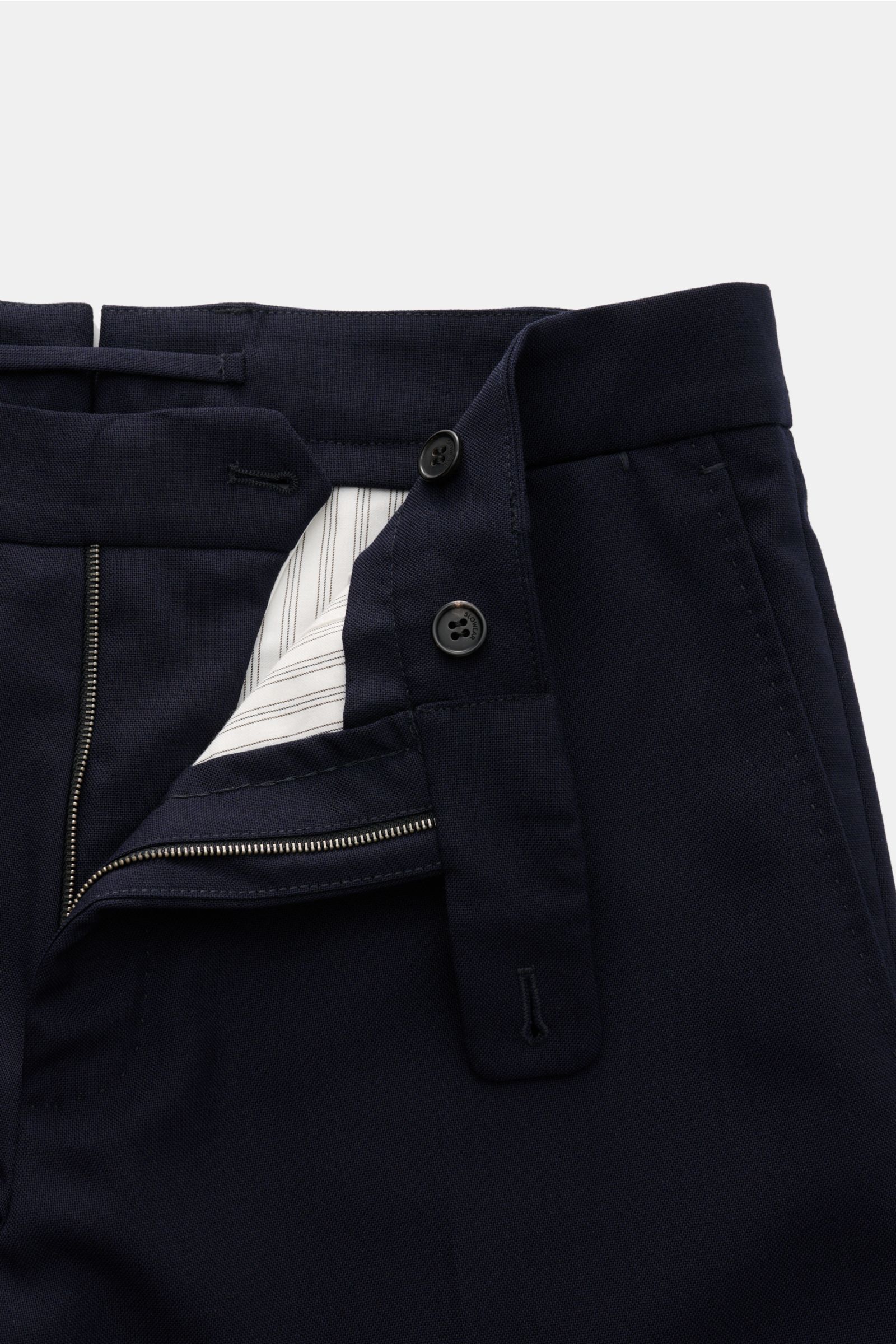 Incotex Wollhose navy mit Strukturgewebe aus reiner Wolle, Regular Fit, sehr schmal zulaufend, Reißverschluss, Bundknöpfe, französische Taschen, Uhrentasche, Gesäßtaschen mit Knopf, Nahaufnahme von oben.