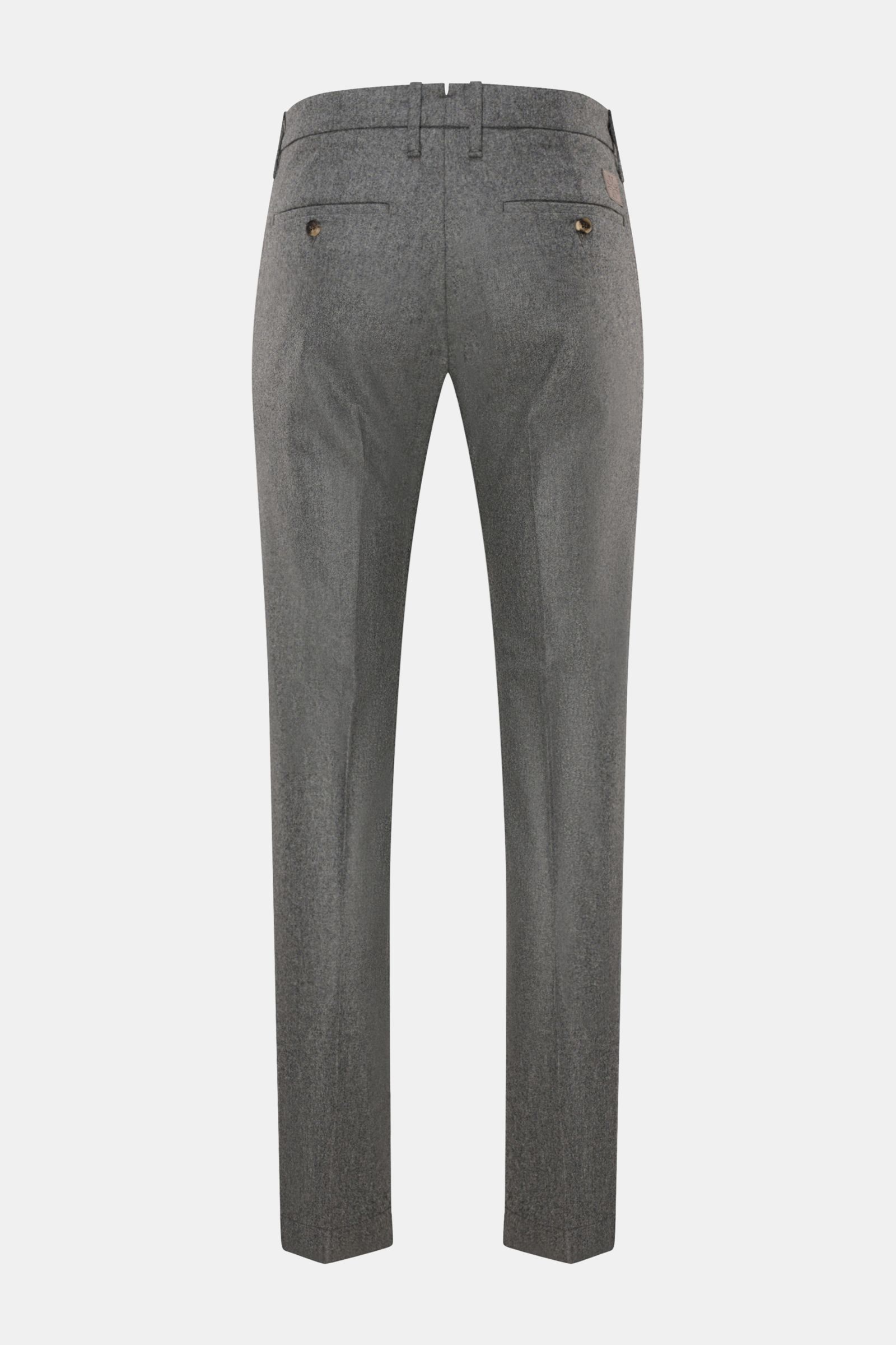 Jacob Cohen Wollhose 'Bobby' grau meliert, Rückansicht, reine Wolle, Slim Fit, schmal zulaufend, Reißverschluss, Bundknopf, französische Taschen, paspelierte Münztasche, Gesäßtaschen mit Knopf, weicher Griff, kleines Veloursleder-Patch, leicht elastische 