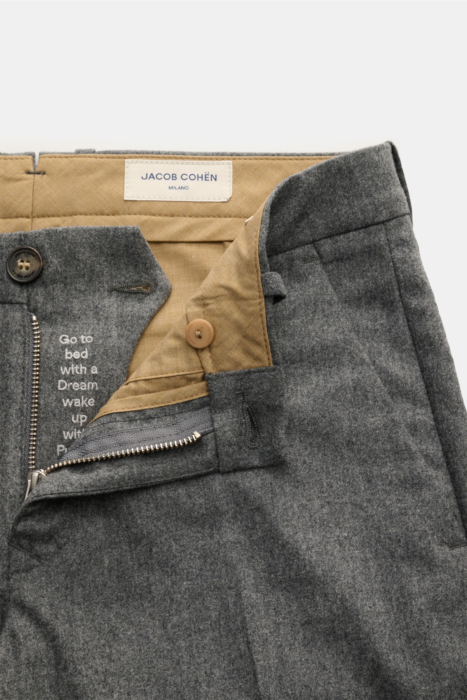 Jacob Cohen Wollhose 'Bobby' grau meliert, Slim Fit schmal zulaufend, reine Wolle, leicht elastisch, weicher Griff, Reißverschluss, Bundknopf, Taschen, Verloursleder-Patch, Ansicht offen von oben.