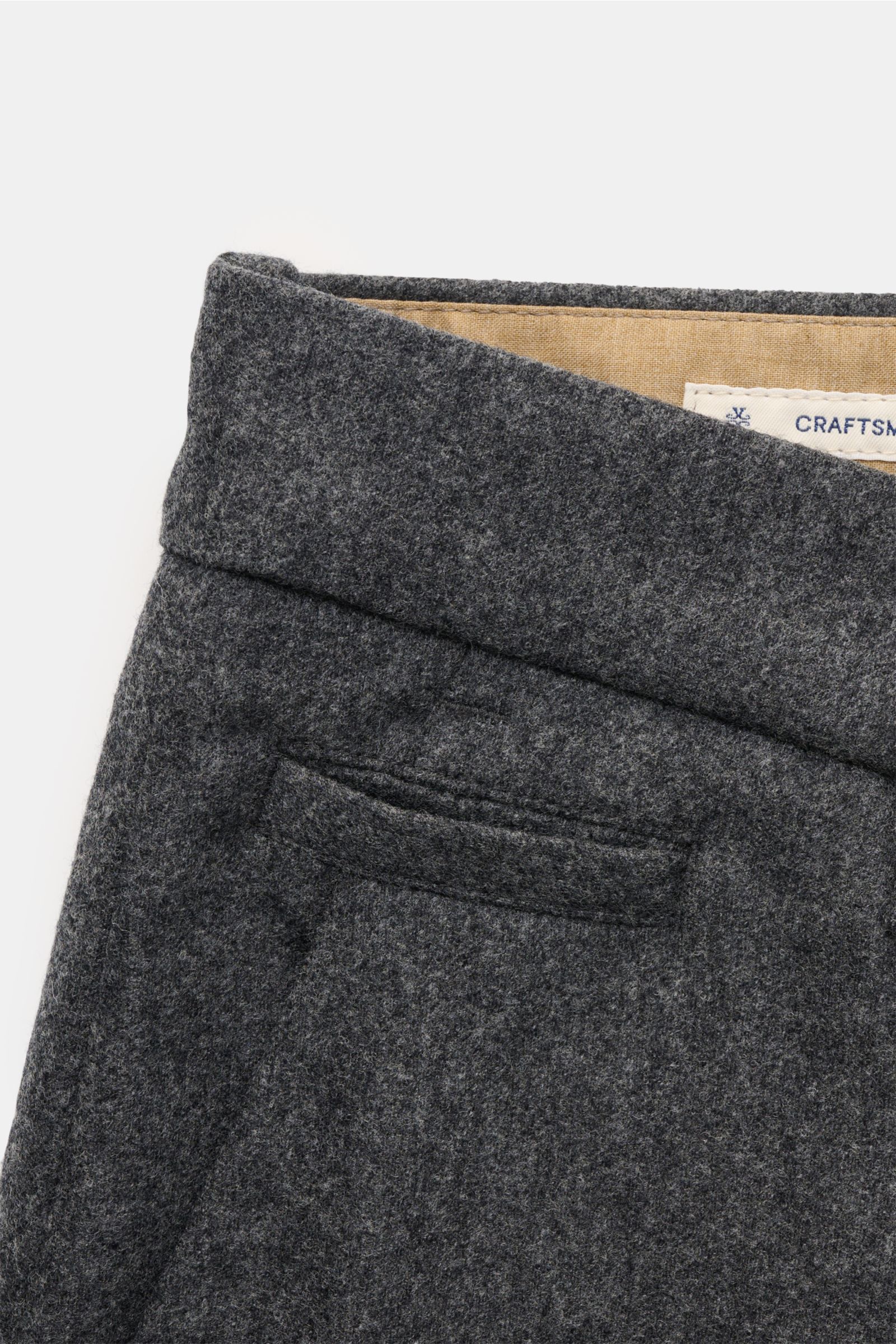 Jacob Cohen Wollhose 'Bobby' dunkelgrau meliert shown from a close-up top angle, featuring reine Wolle, leicht elastische Qualität, weicher Griff, Slim Fit, schmal zulaufend, Reißverschluss und Bundknopf, französische Taschen, paspelierte Münztasche, Gesä