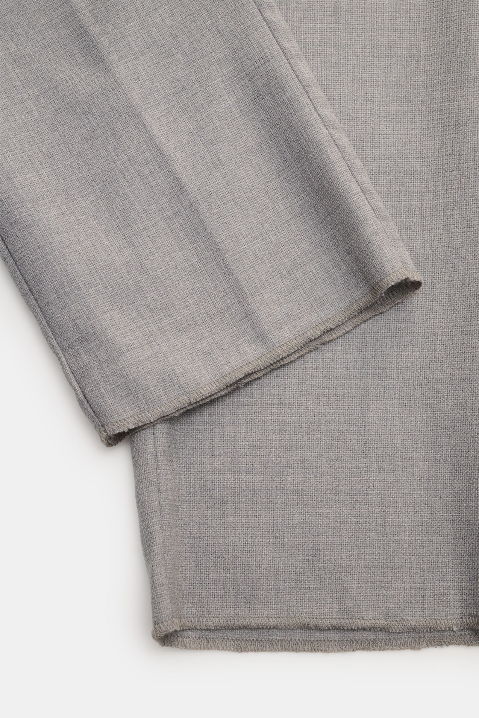 Marco Pescarolo Woll-Jogpants 'Chiaia' grau meliert, Detailansicht der offenen Hosenbeine aus leichter, weicher Schurwolle mit Regular Fit.