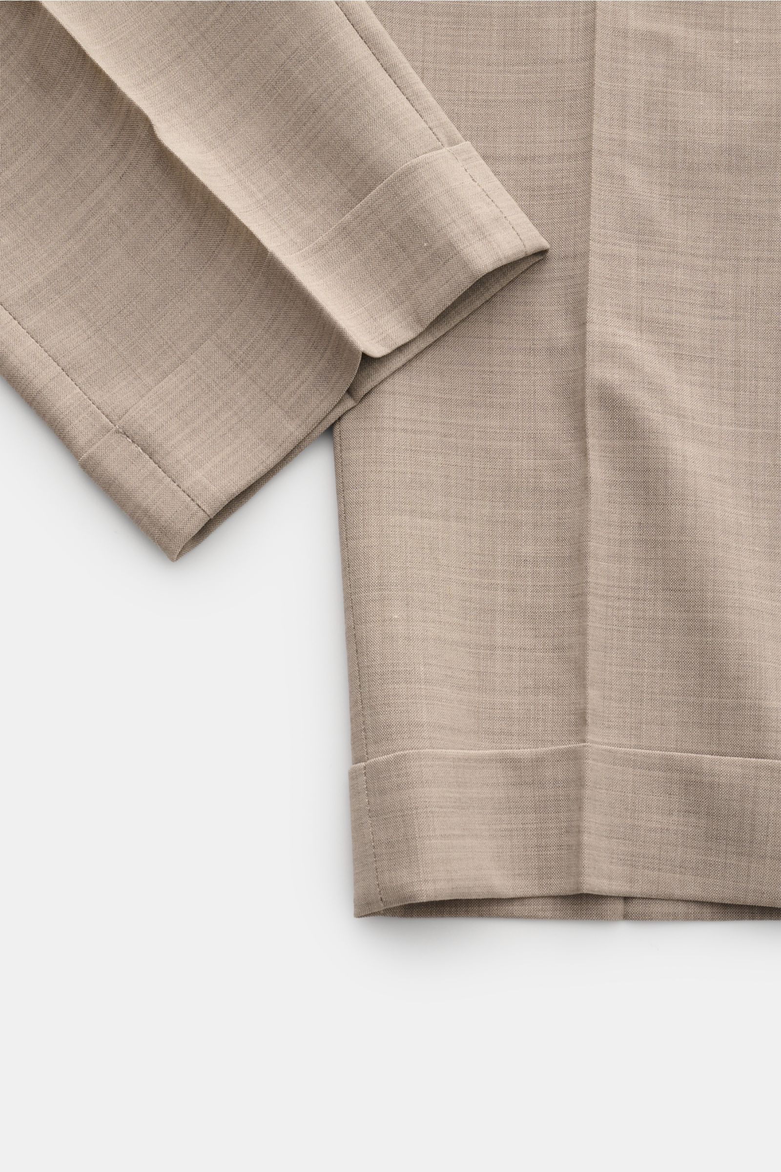 PT Torino Wollhose 'The Rebel' beige meliert, Detailaufnahme von Saumaufschlag und Bein, leichte elastische Schurwolle, Rebel Fit, knöchellang, Bundfalte.