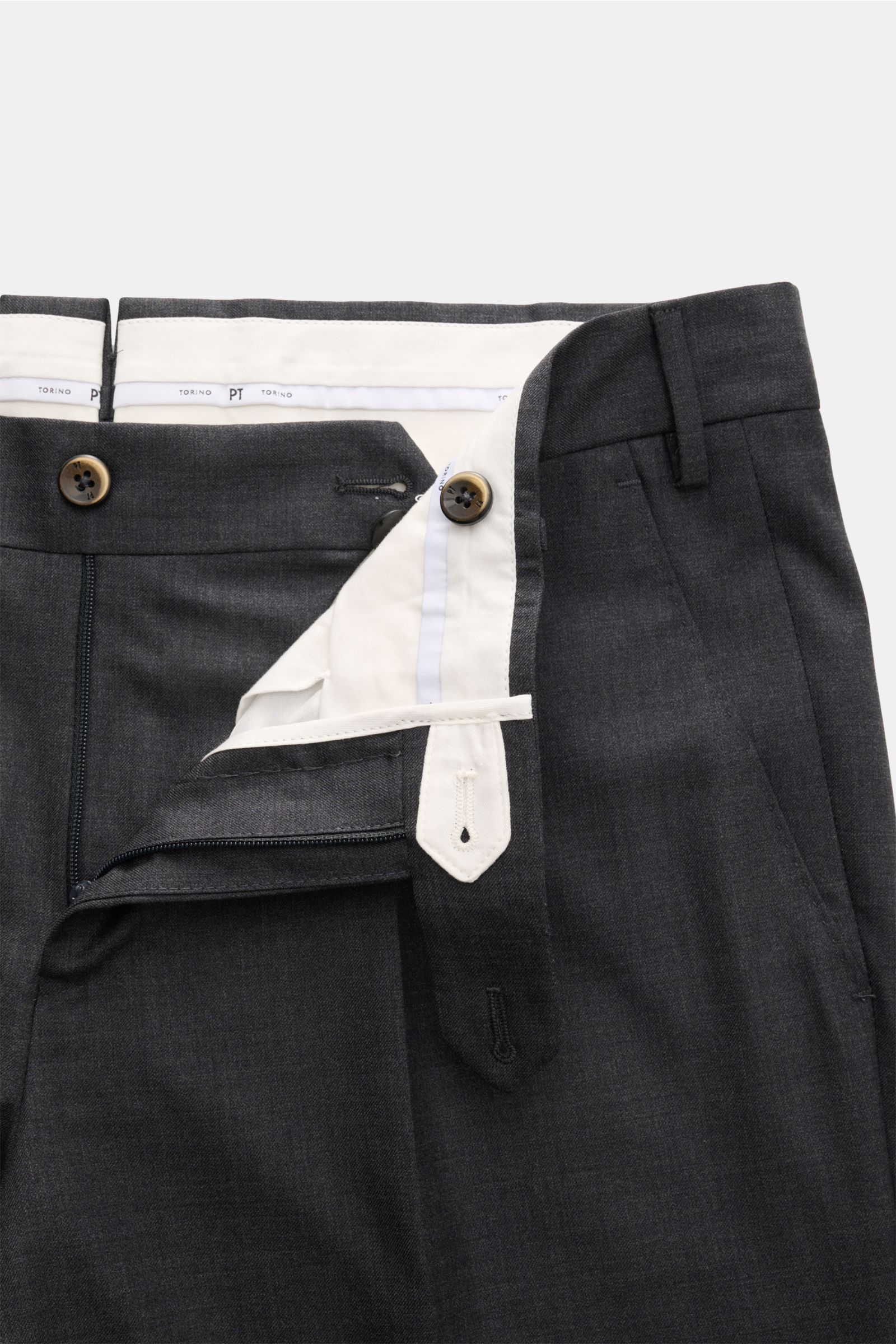 PT Torino Wollhose 'City' dunkelgrau meliert aus Super 160'S Schurwolle, Regular Fit mit Reißverschluss, Bundknöpfen und französischen Taschen, Detailansicht von oben.