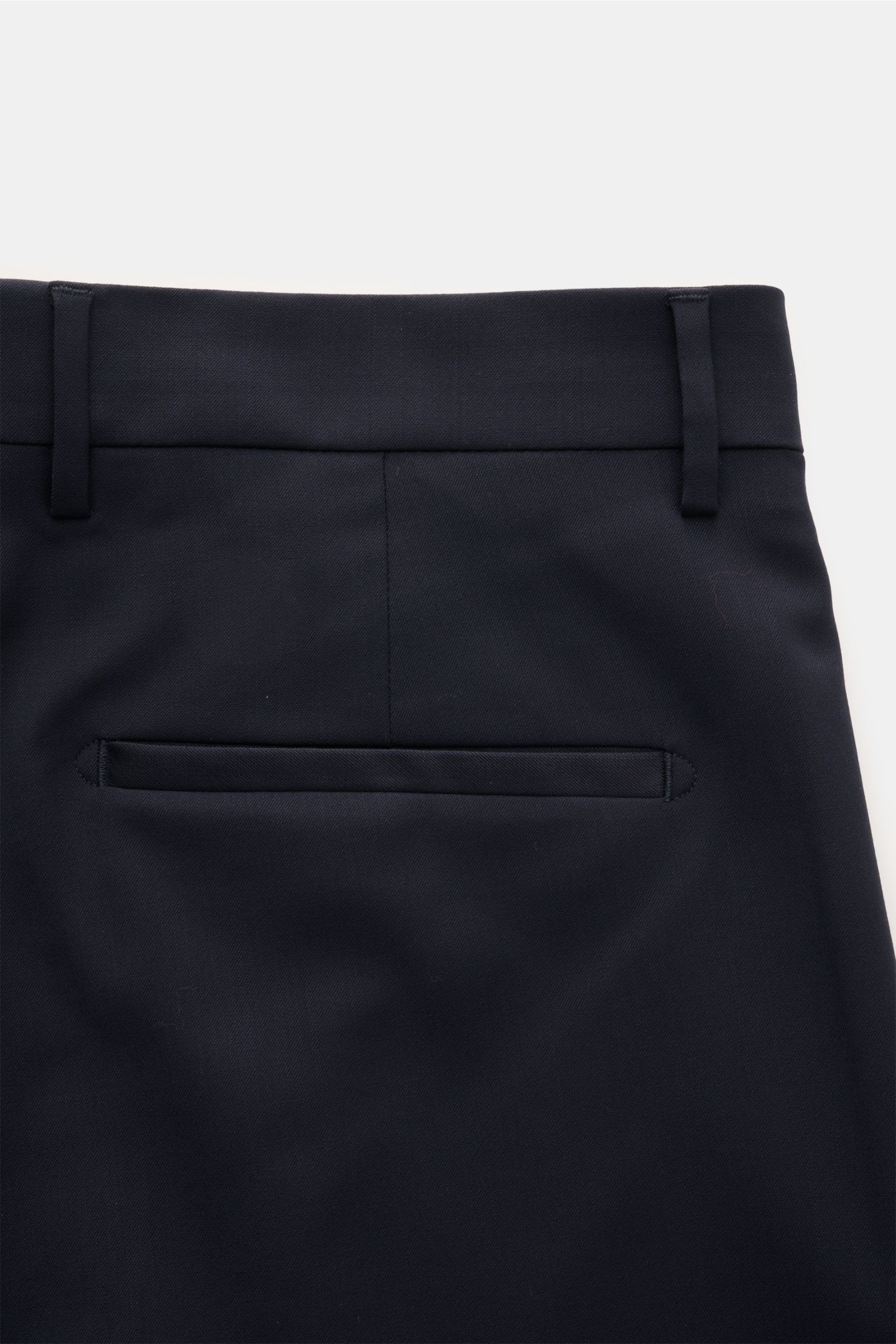 Berwich Wollhose 'Chiaia' navy aus leichter, elastischer Schurwolle, Rückansicht mit Leistentasche und Bunddetails, Tapered Fit.