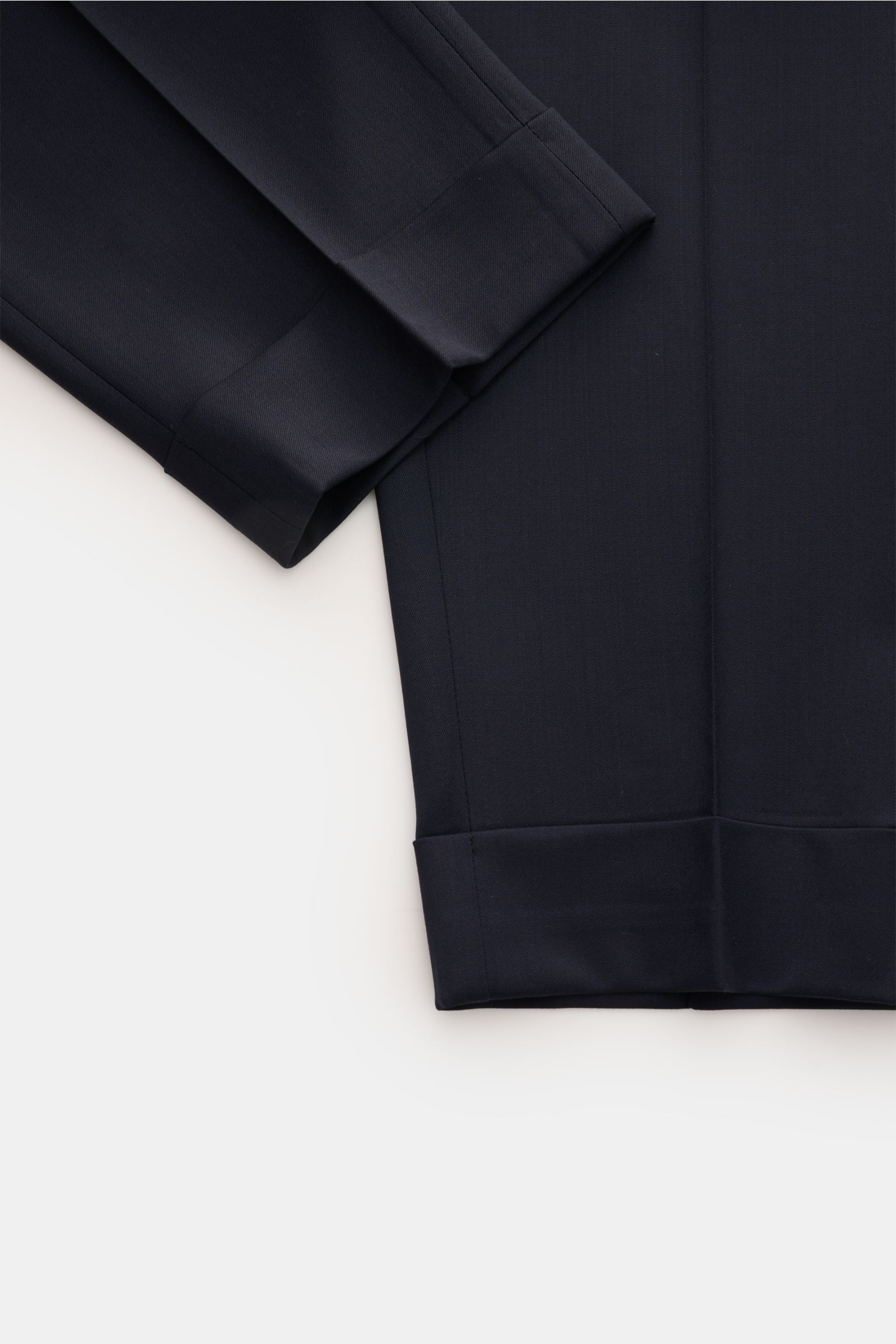 Berwich Wollhose 'Chiaia' navy, Detailaufnahme von unten seitlich, leicht elastische Schurwolle, Tapered Fit, knöchellang, schmal zulaufend.