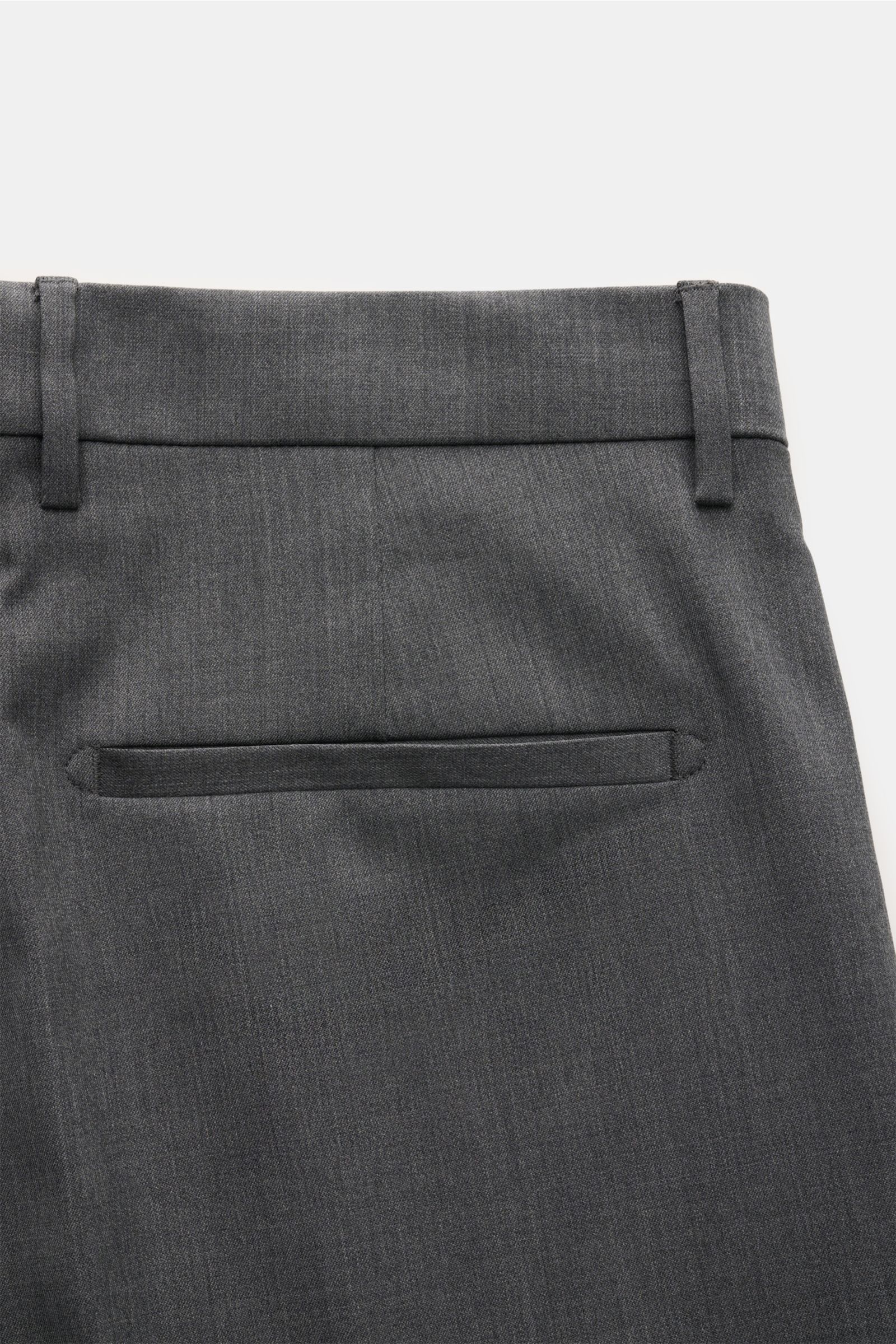 Berwich Wool trousers 'Chiaia' grey mottled shown from the back waist area, highlighting belt loops and single pleat pocket.

The wool trousers 'Chiaia' by BERWICH give expression to traditional Italian tailoring with a modern tapered fit, slightly str