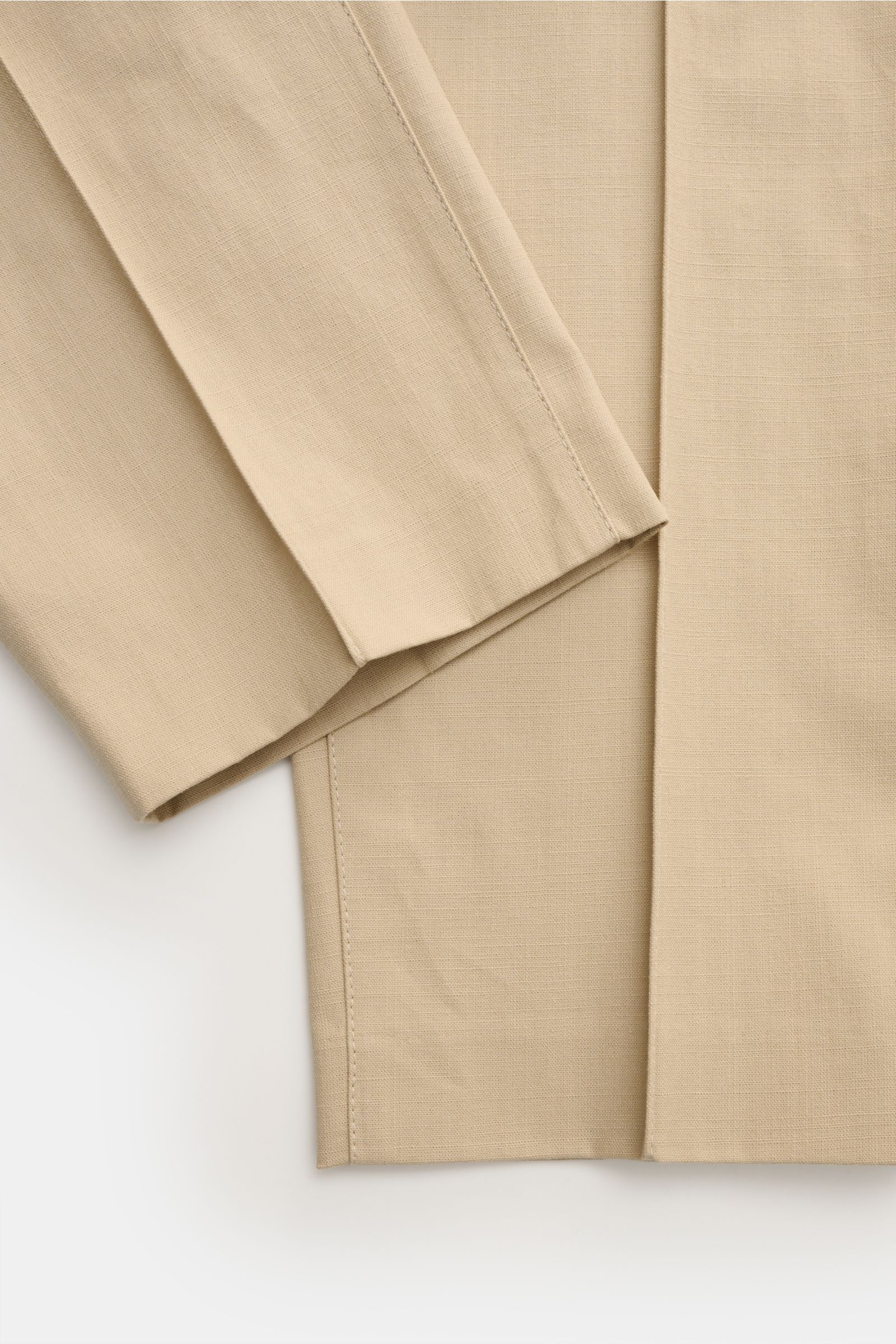 Close-up of A.P.C. Joggpants 'Pieter' beige, pure cotton, tapered fit, ankle-length, elastic waistband, flat front.