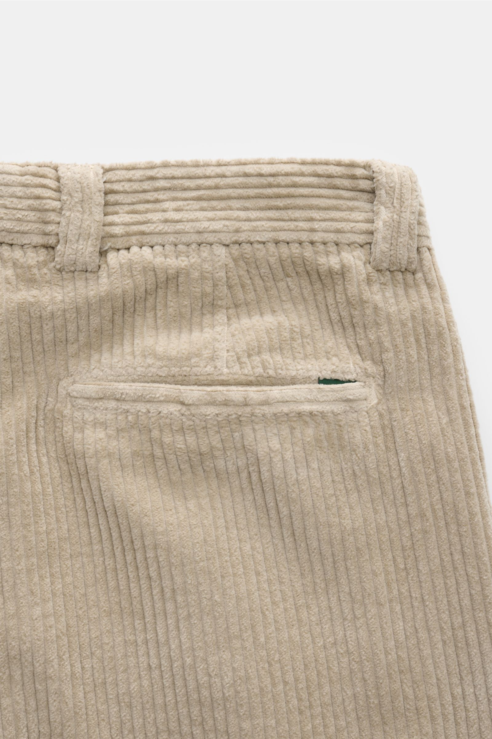 Close-up rear view of Berwich Cordhose 'Chiaia' sand in wide pure cotton corduroy with tapered fit, regular thigh width, ankle length, welt pocket, belt loops, and fixed hem cuff.