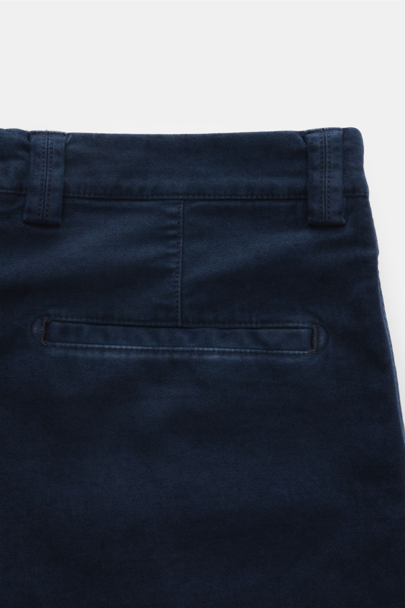 Berwich Baumwollhose 'Chiaia' navy, Detailfoto Rückseite, Leistentaschen, softer Baumwoll-Flanell, leicht elastisch, sehr weicher Griff, Tapered Fit, reguläre Oberschenkelweite, knöchellang, sehr schmal zulaufend, Bundknöpfe, Reißverschluss, verlängerter 