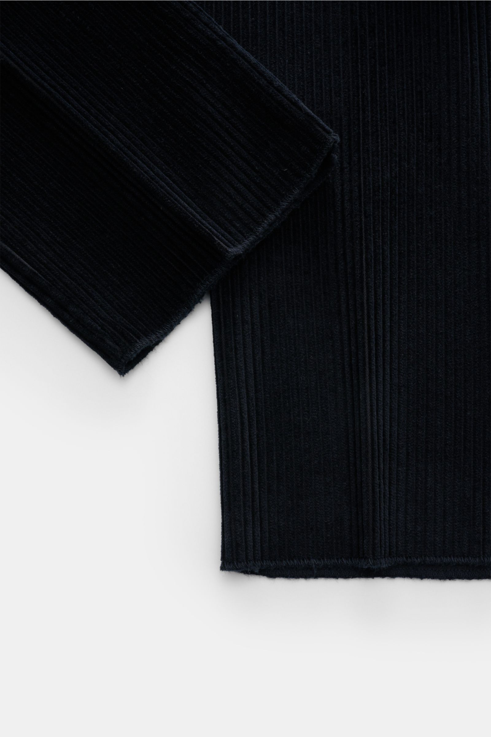 Doppiaa Cordhose 'Aantioco' navy aus softem Breitcord, weicher Griff, Regular Fit, gerader Schnitt, schräge Taschen, Bundfalte, Leistentaschen, offene Länge, Detailansicht.