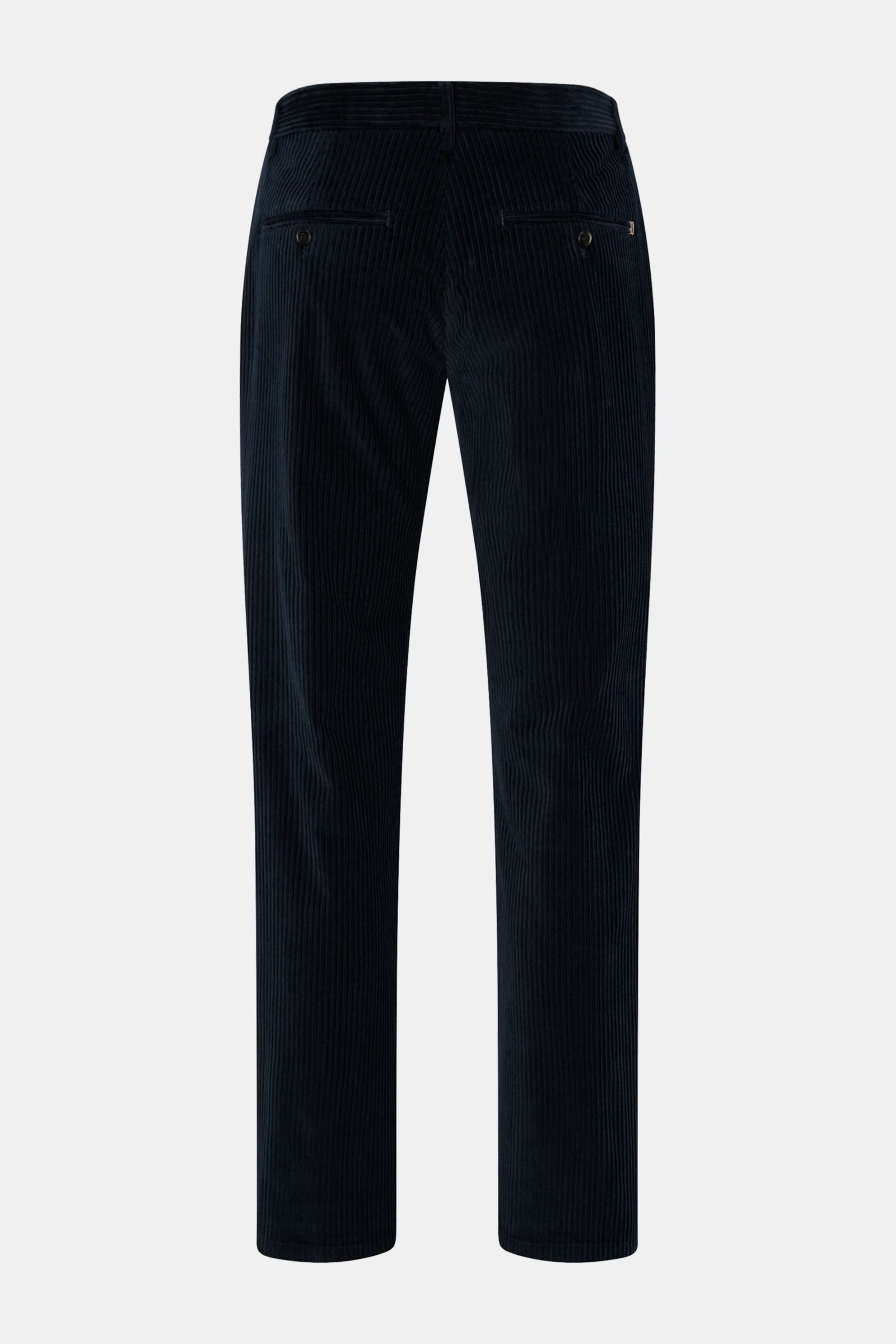 Back view of Dondup Cordhose 'Gaubert' navy, modern tapered fit corduroy pants with buttoned back pockets, soft cotton stretch fabric.

Das beliebte Modell 'Gaubert' von DONDUP präsentiert das italienische Label hier als moderne Cordhose, deren Materia