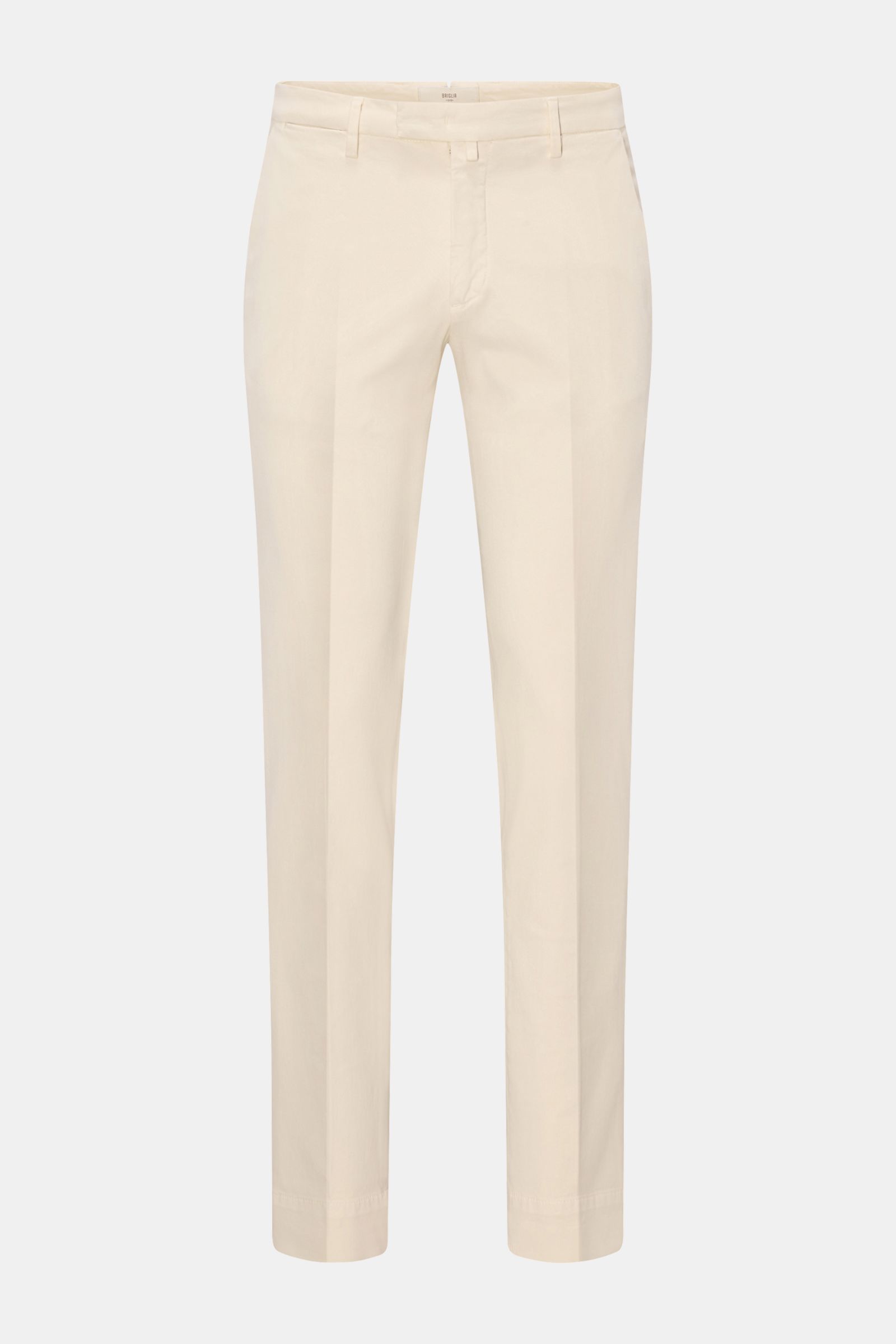 Briglia 1949 Baumwollhose creme, frontal fotografiert, Slim Fit, elastische Baumwolle, schmal zulaufend, mit Reißverschluss, Bundknopf, französischen und drei Gesäßtaschen.