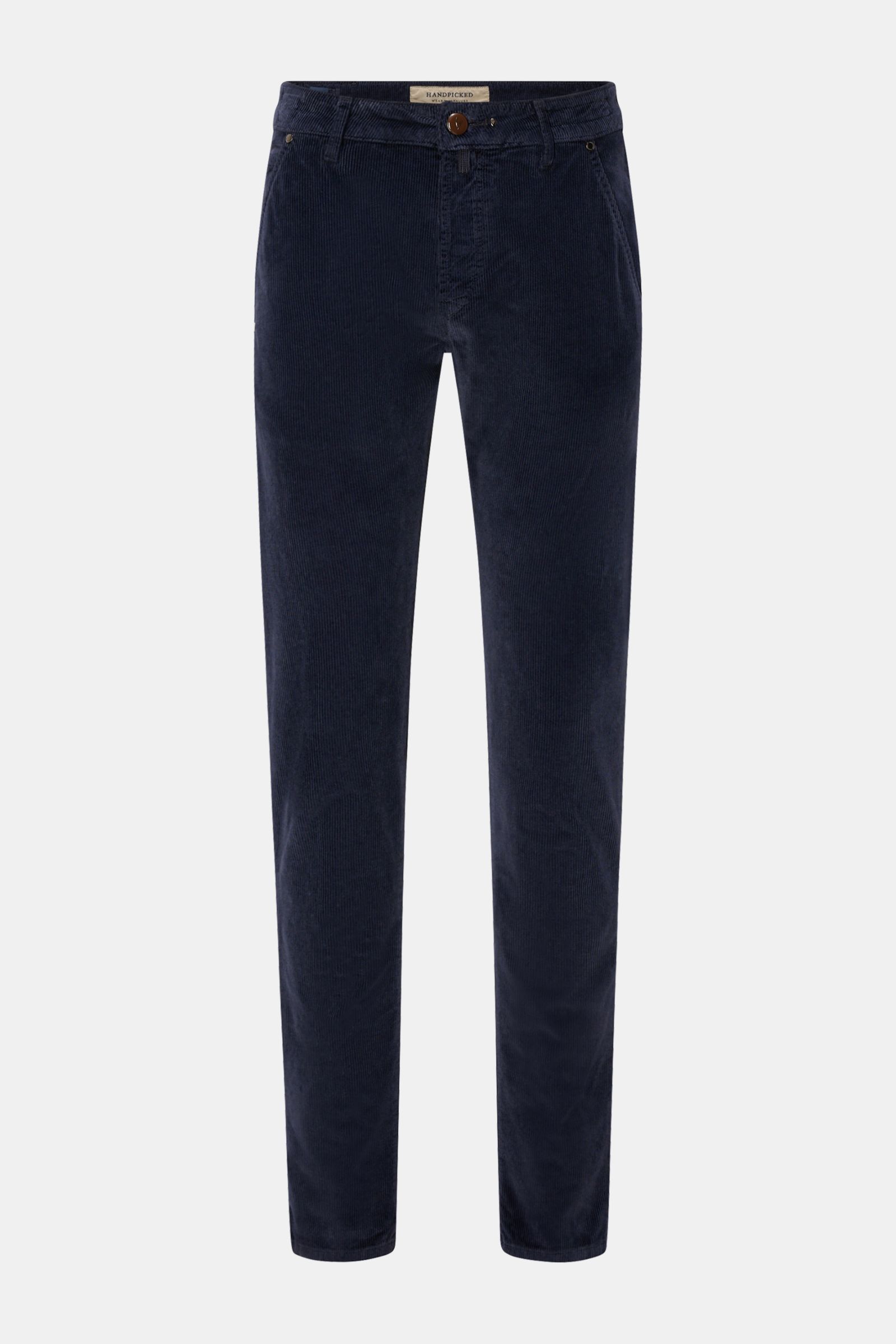 HandPicked Cordhose 'Parma' navy, frontale Ansicht, Slim Fit Cord aus Baumwolle/Modal, Button Fly, französische Taschen, schmal zulaufend, Leather Patch.