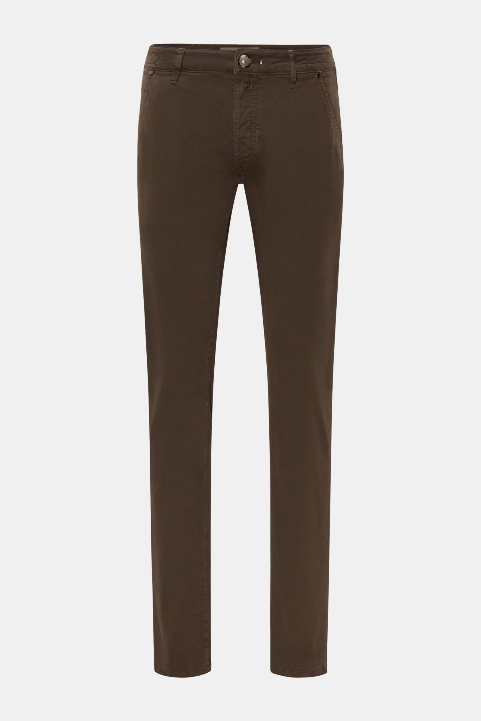 HandPicked Chino 'Parma' dunkelbraun, frontale Ansicht, Twill aus Baumwolle, leicht elastisch, weicher Griff, Slim Fit, sehr schmal zulaufend, Button Fly, französische Taschen, Münztasche mit Initial, Gesäßtaschen mit Stitching, Leather Patch in Ponyfell-