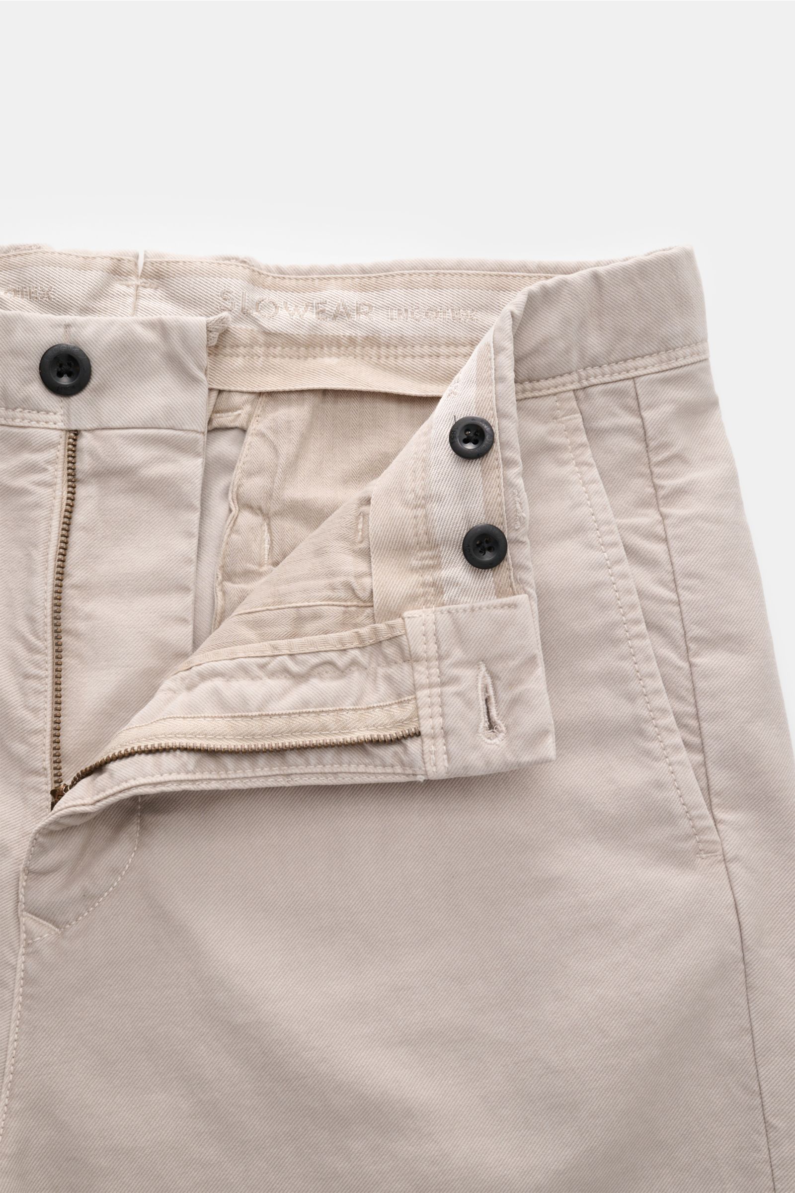 Incotex Slacks Baumwollhose sand, Tapered Fit, twill Baumwolle, leicht elastisch, knöchellang, Reißverschluss, Bundknopf, Nahaufnahme von vorne.
