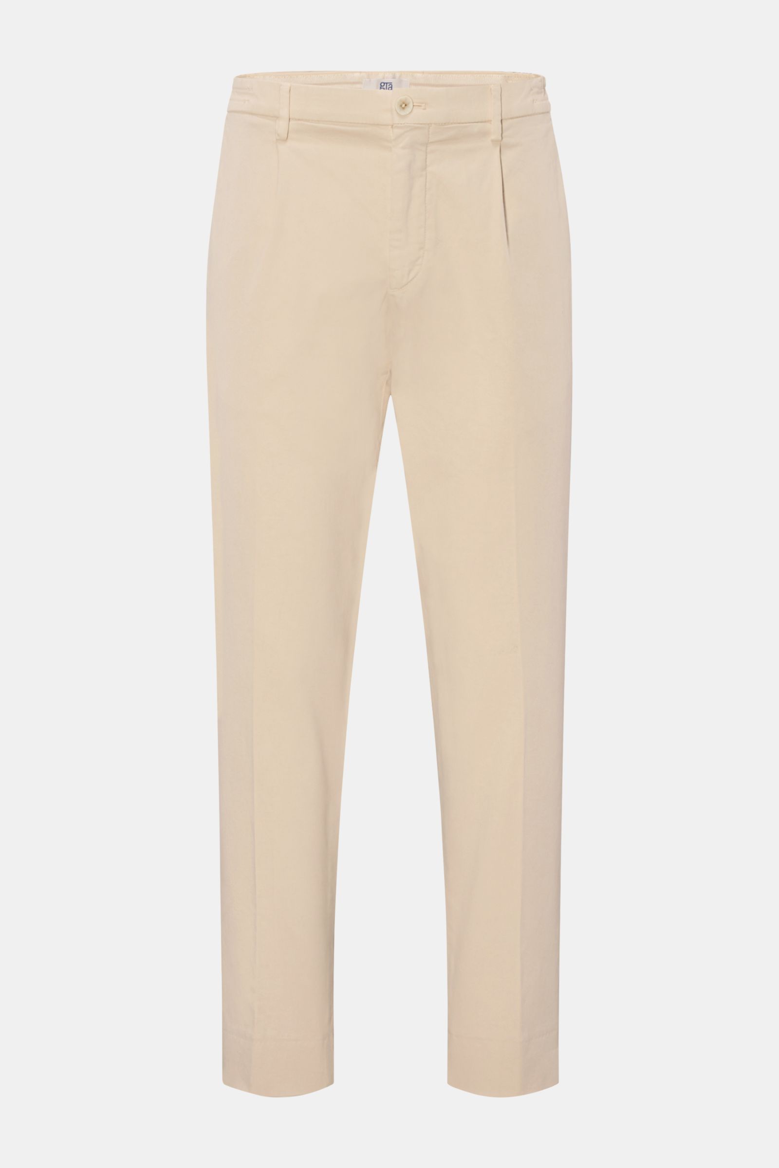 Front view of GTA Cotton trousers 'Dennis' sand, made of slightly elasticated cotton with a soft feel, tapered fit, regular thigh width, ankle length, zip and waist buttons, partially elasticated waistband, French pockets, small logo detail, back pockets 