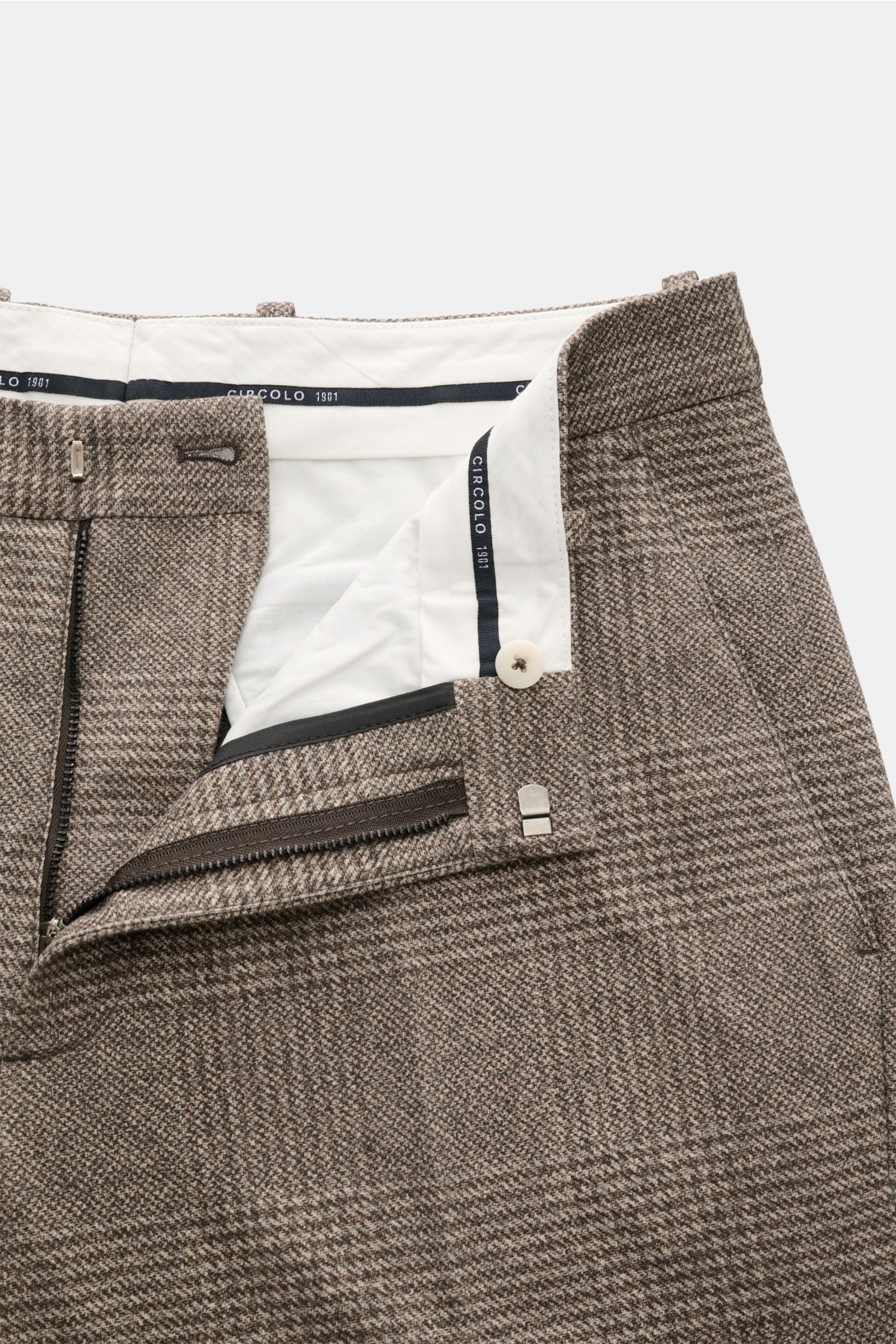 Circolo 1901 Hose beige/braun kariert, Regular Fit Jersey-Hose mit Glencheck-Print, hoher Stretch, Reißverschluss, Bundhaken, von oben fotografiert.