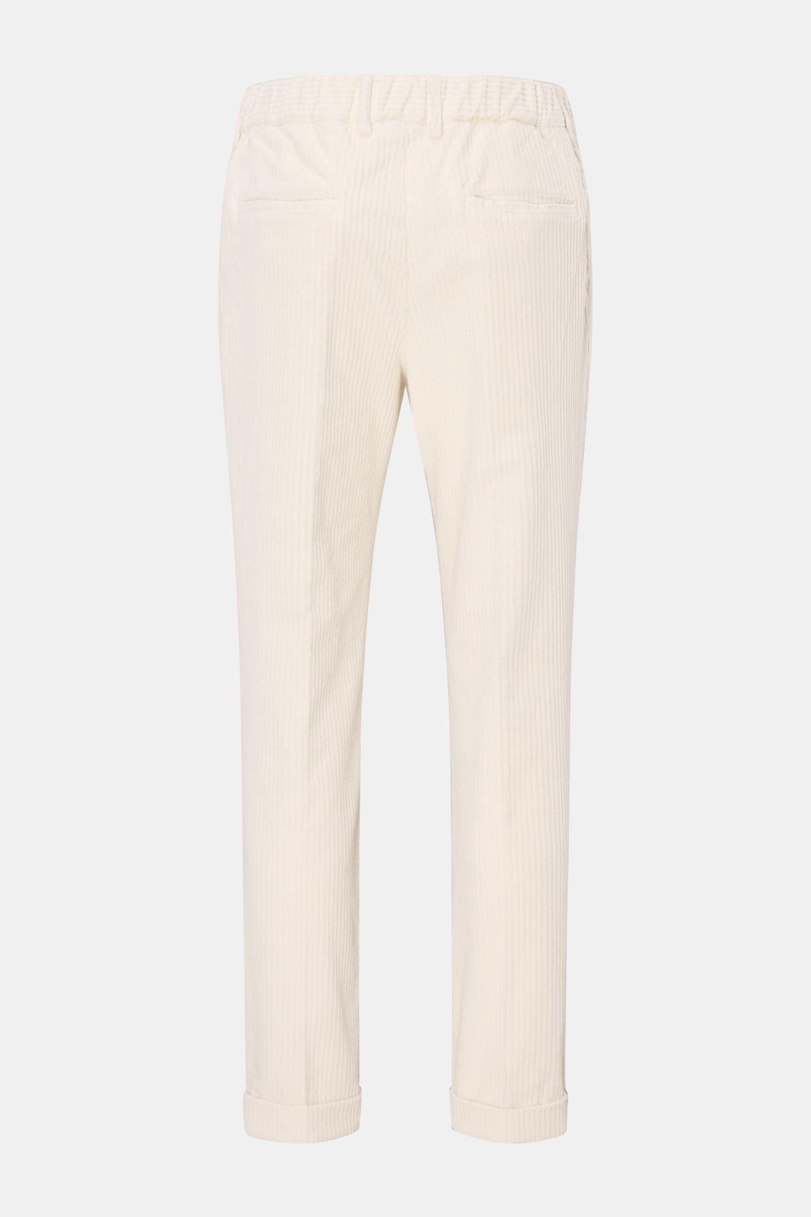 04651/ A trip in a bag Cordhose creme aus Baumwoll-Cord, knöchellang, tapered Fit mit doppelter Bundfalte, Rückansicht, Leistentaschen, Saumaufschlag.