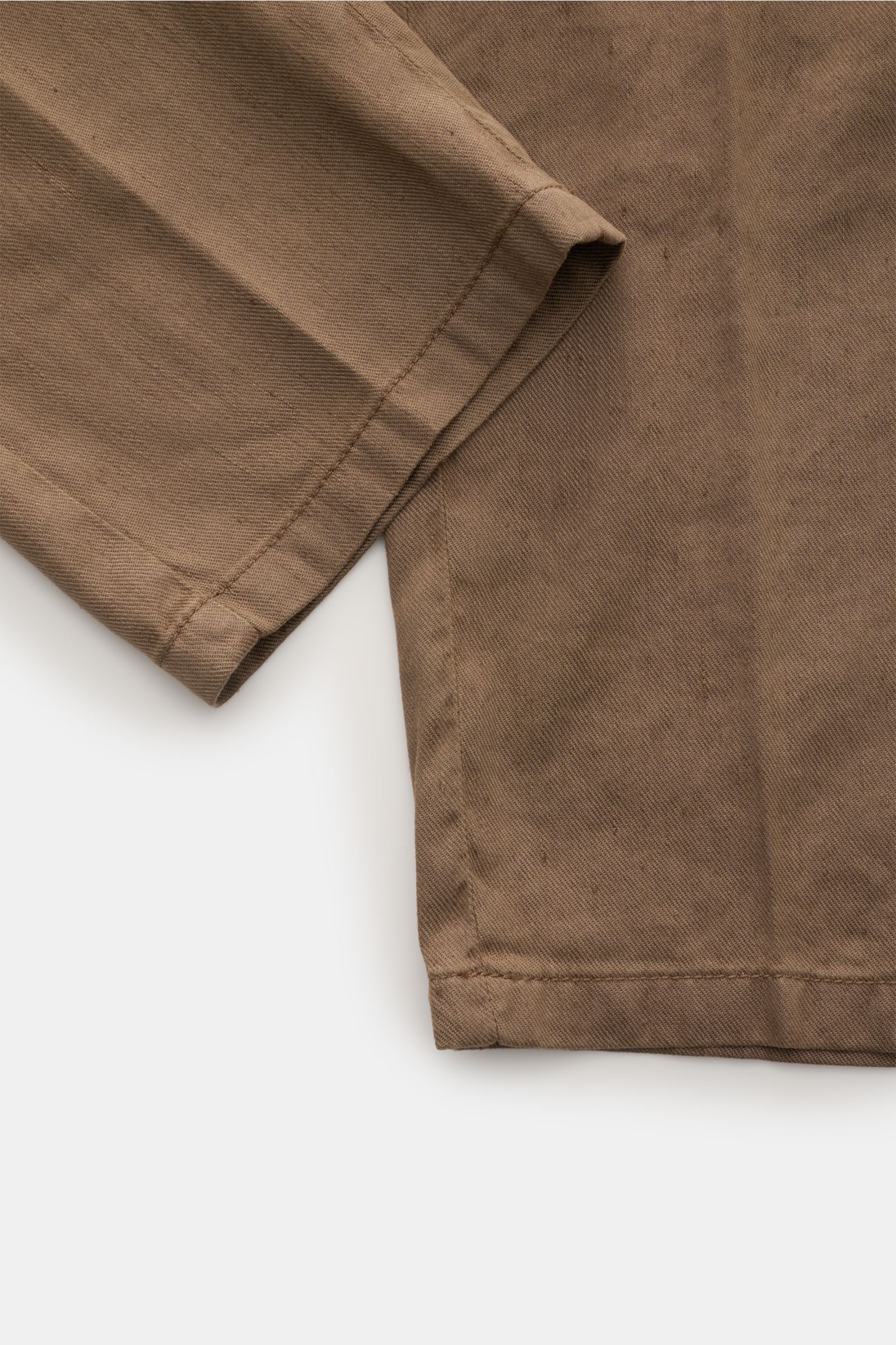 Marco Pescarolo Jogpants 'Caracciolo' braun in Nahaufnahme von unten, leichte Leinen-Mischung, elastisch, Regular Fit, schmal zulaufend, Saumaufschlag.