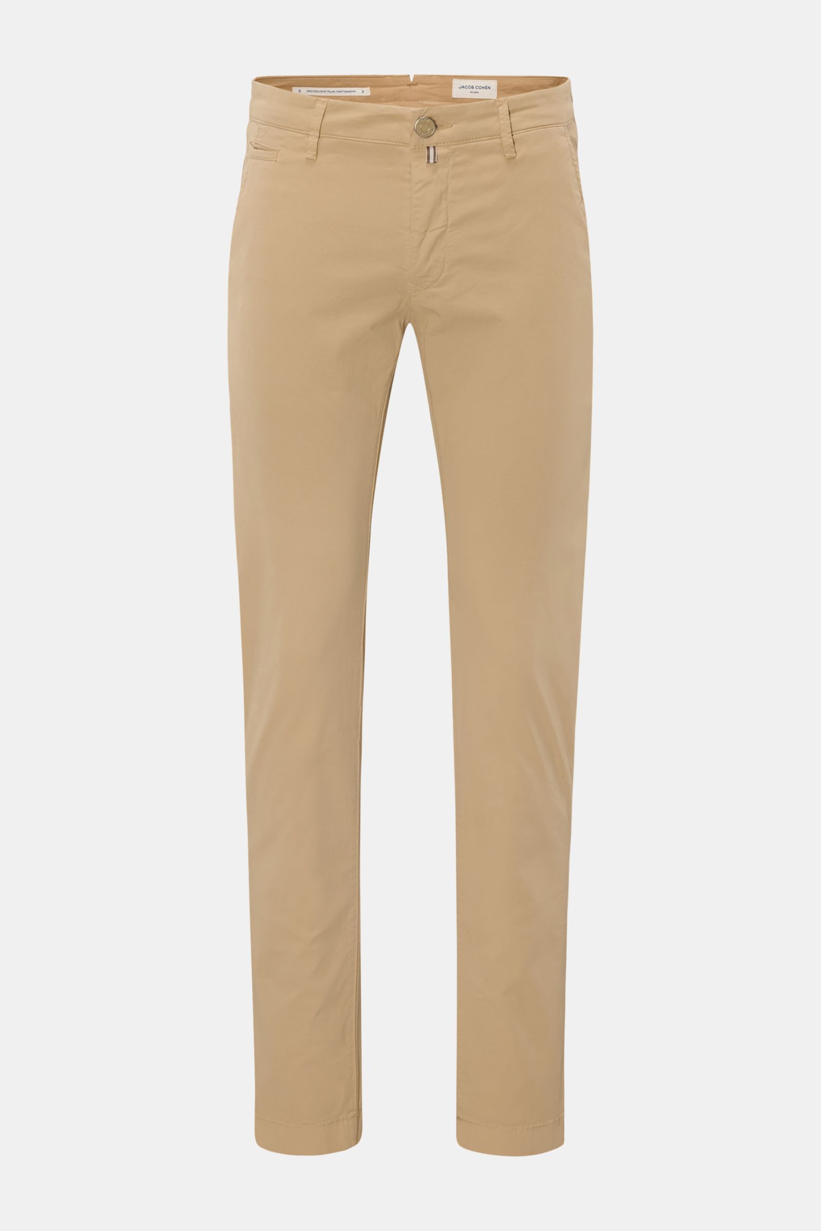 Jacob Cohen Chino 'Bobby' beige, Slim Fit Baumwollhose mit Stretch, schmal zulaufend, französische Taschen, Reißverschluss, Bundknopf, frontal fotografiert.