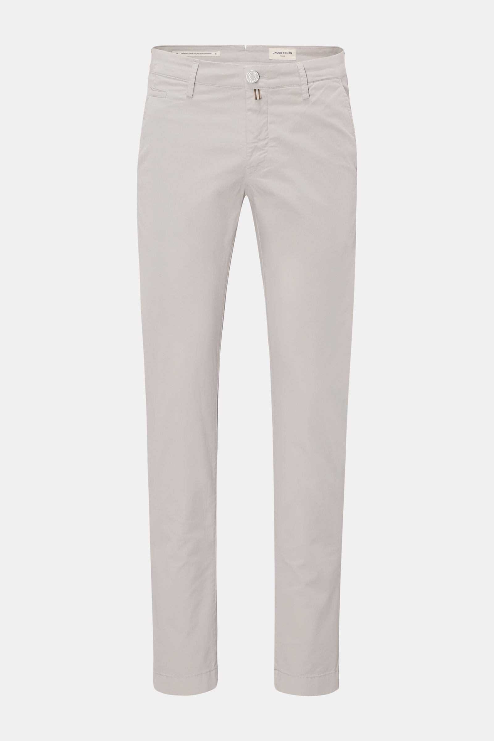 Jacob Cohen Chino 'Bobby' hellgrau aus feinem Baumwoll-Twill, slim Fit, niedrige Bundhöhe, Reißverschluss, französische Taschen, Vorderansicht.