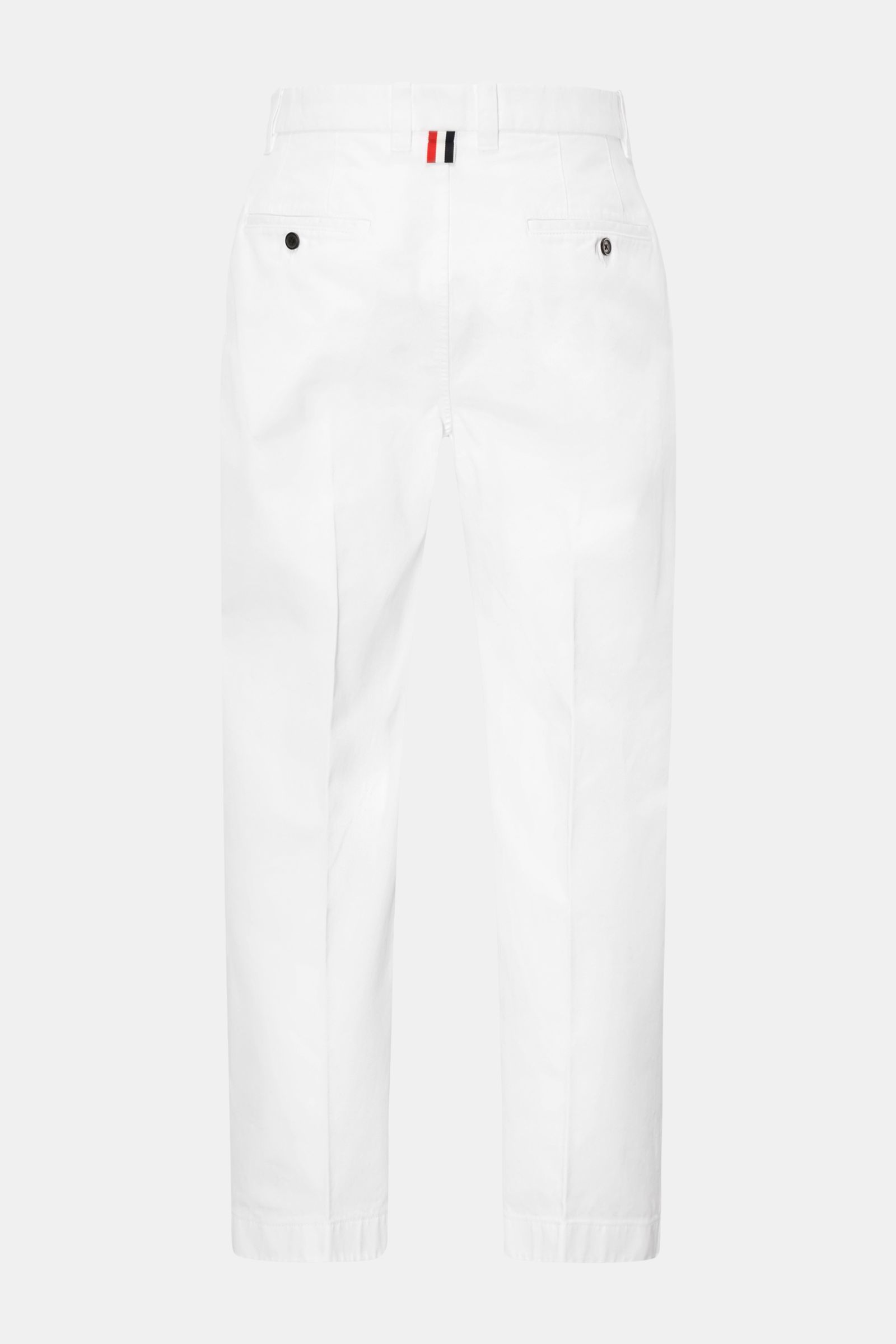 Thom Browne Chino weiß, Rückansicht, knöchellang, Tapered Fit, reine Baumwolle Twill, französische Taschen, Bundhaken, Reißverschluss.