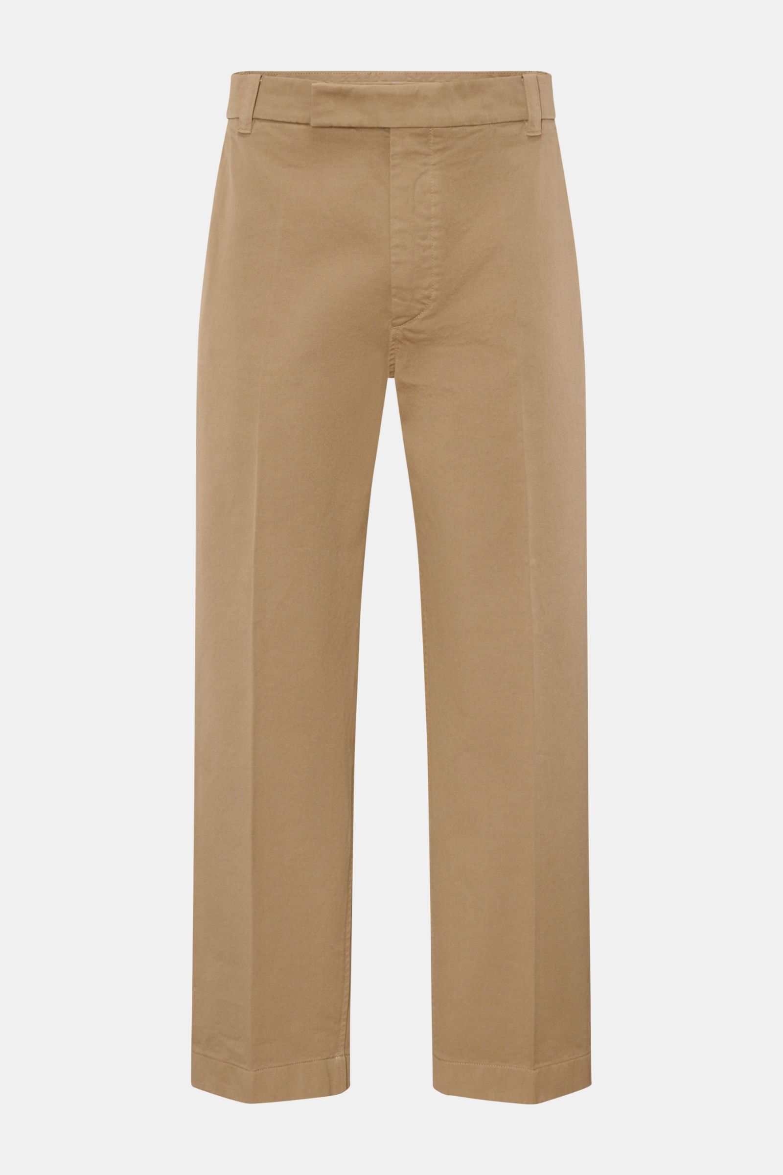 Thom Browne Chino hellbraun, frontale Aufnahme, Tapered Fit, aus schwerem reiner Baumwoll-Twill, knöchellang, mit Reißverschluss, Bundhaken, französischen Taschen und paspelierten Gesäßtaschen.