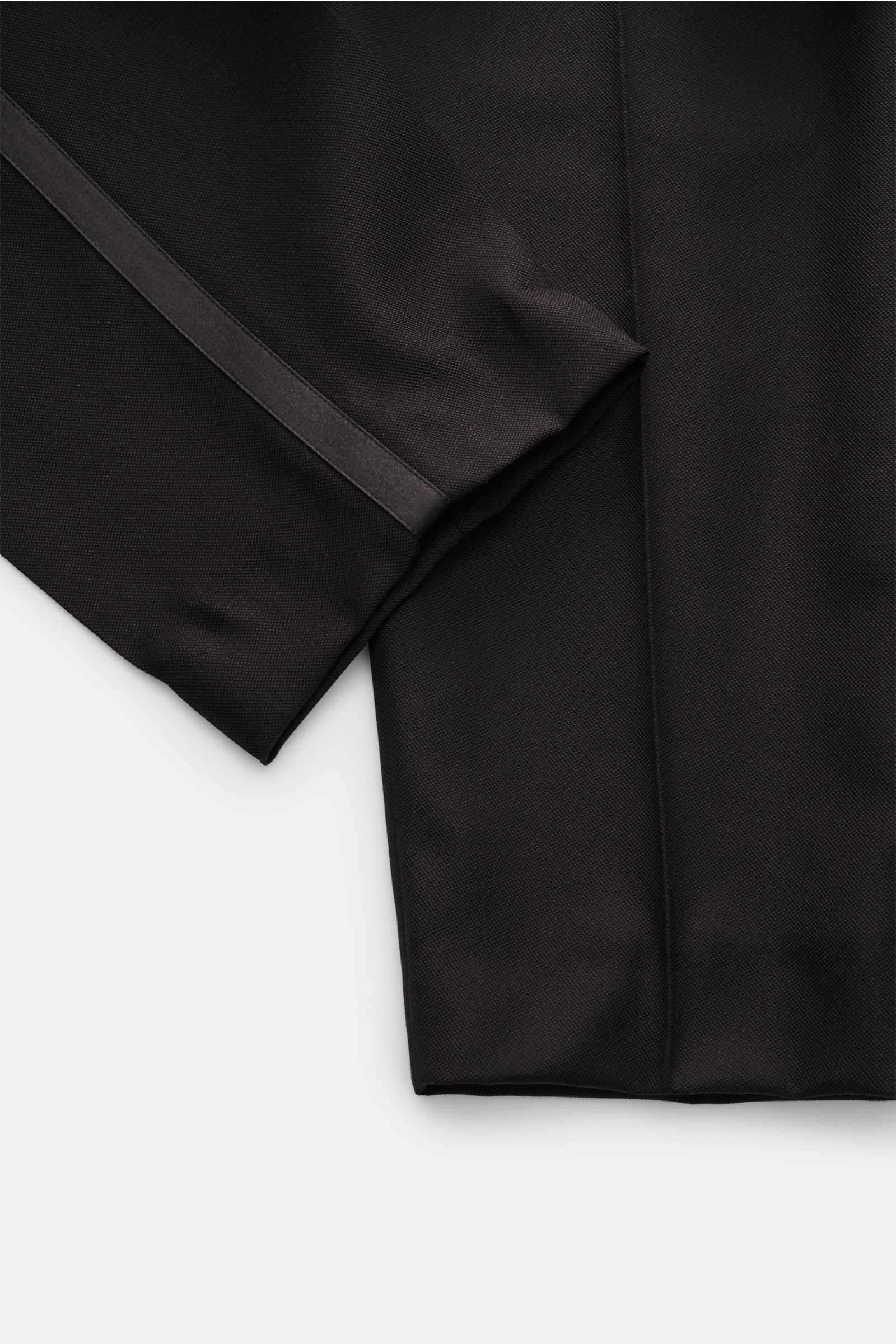 Brunello Cucinelli Hose schwarz, Detailaufnahme von unten, weiche Seiden-Wollmischung, Regular Fit, Galonstreifen, offene Länge.