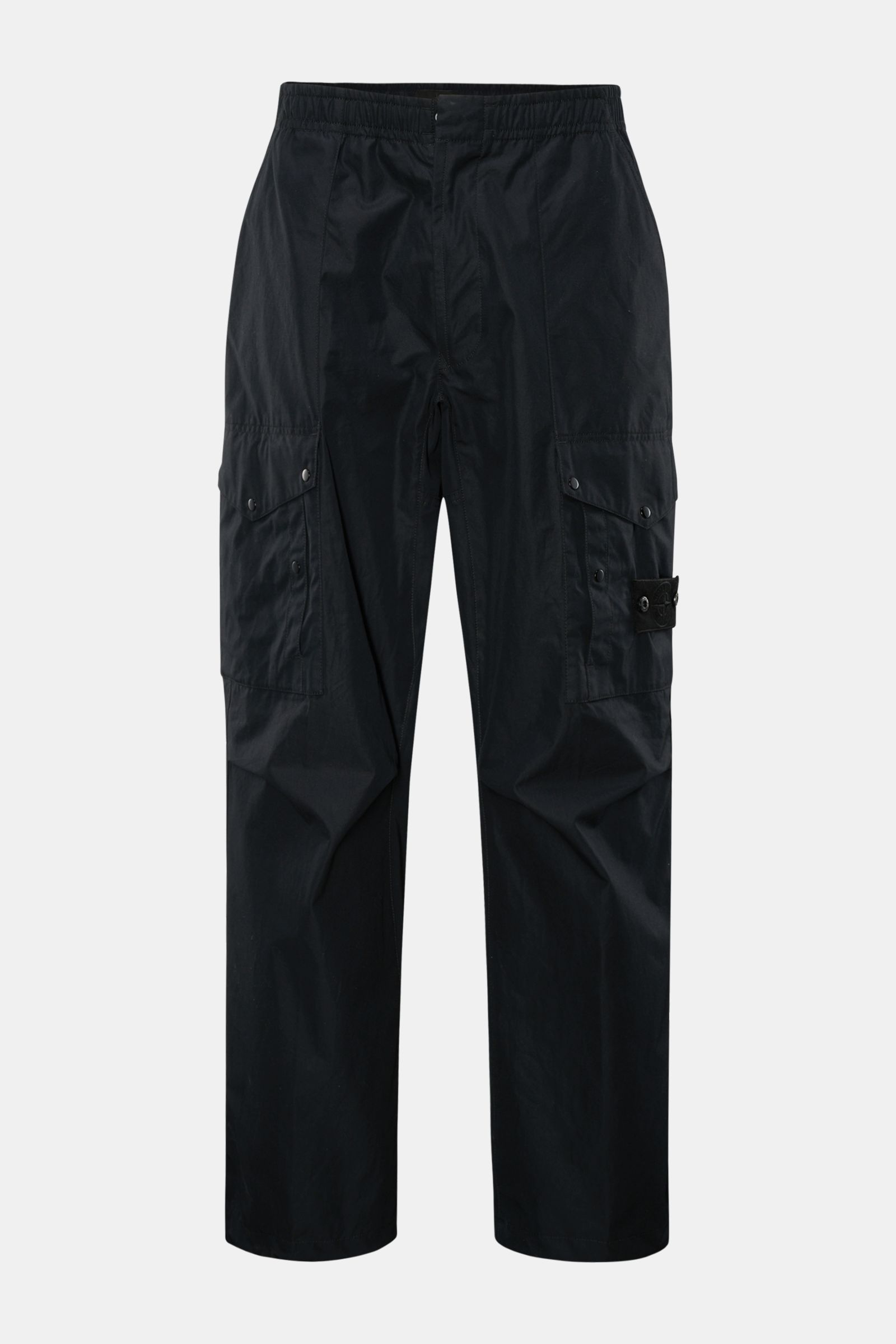 Front view of Stone Island Cargohose 'Ghost Piece' dark navy, a monochrome allrounder cargo pant in robust cotton poplin with smooth touch, garment dyed, loose fit, elastic waistband with button and zipper, French pockets, typical cargo pockets, tonal com