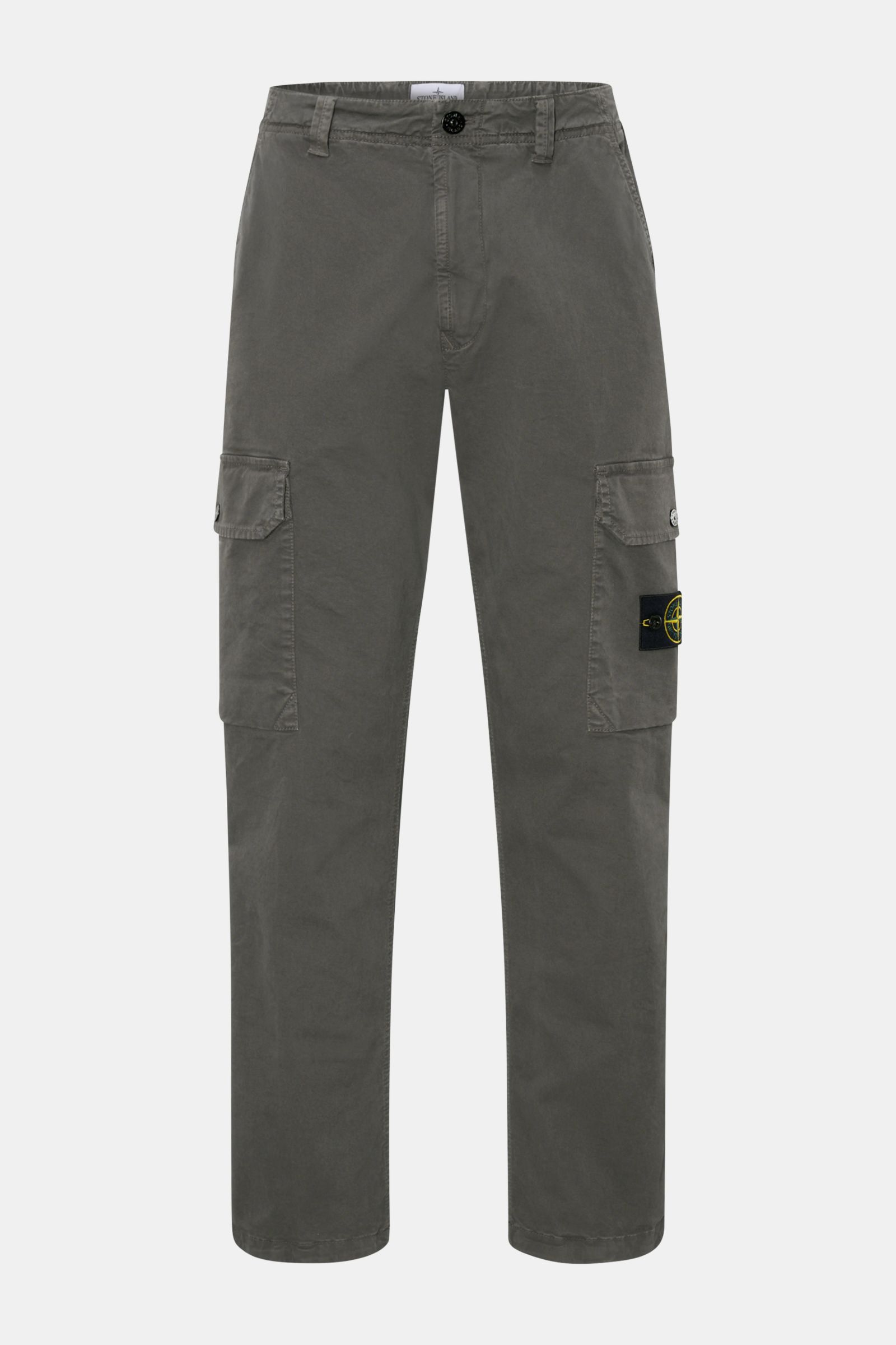 Stone Island Cargohose dunkelgrau in Frontansicht, knöchellang mit Cargotaschen, elastische Baumwolle, weicher Griff, Kompass-Badge.