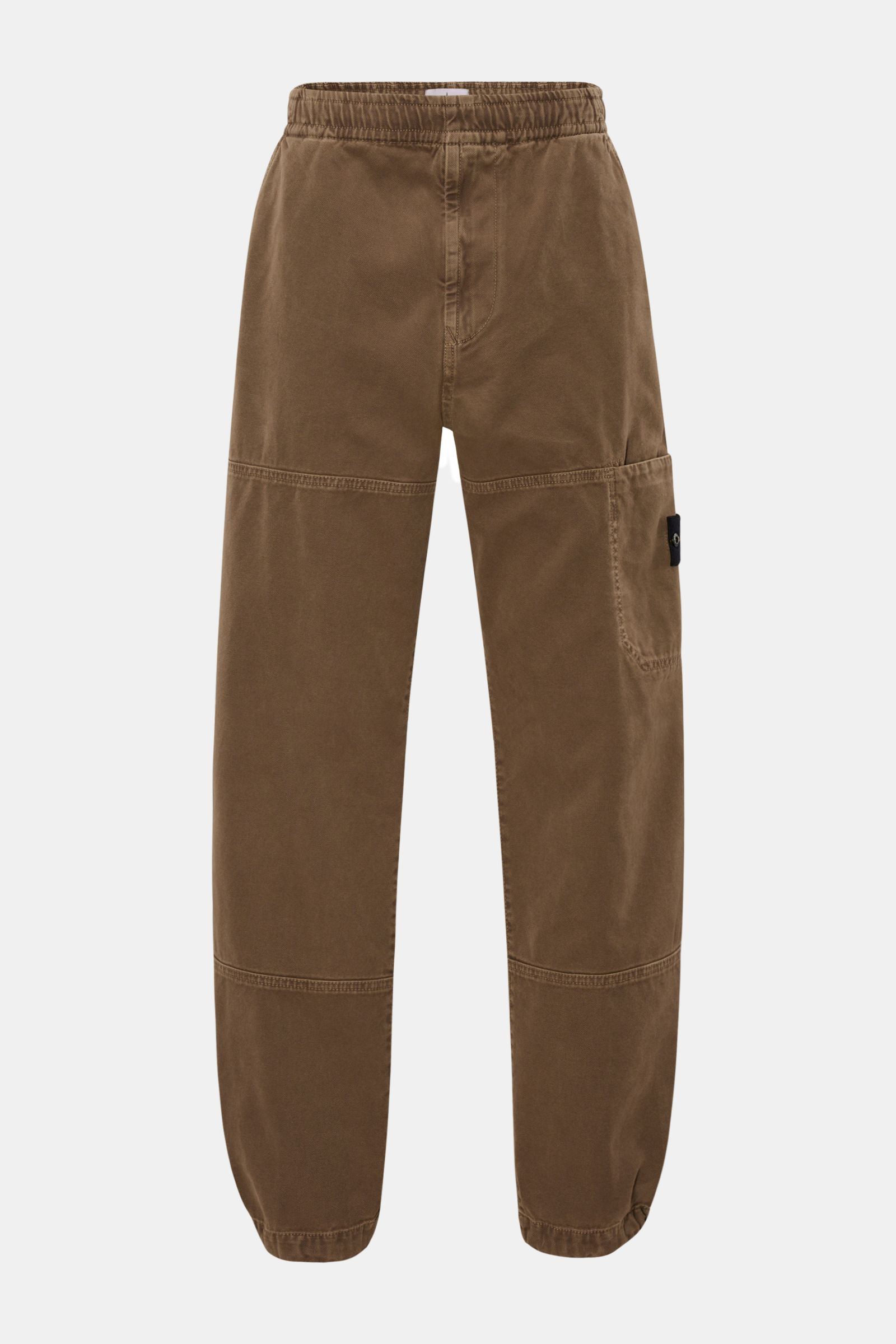 Stone Island Cargo-Jogpants 'Panama' khaki im Loose Fit, frontale Ansicht mit elastischem Bund, seitlicher Tasche, Kompass-Badge, Bio-Baumwolle.