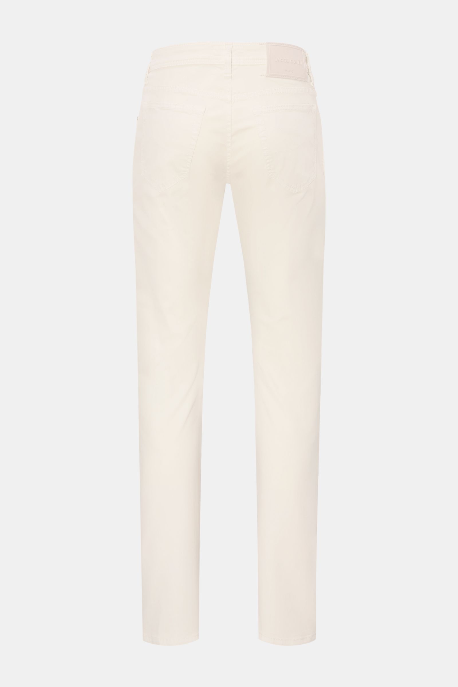 Alt tag (125 characters max):  
Jacob Cohen Trousers 'Bard' off-white, slim fit five-pocket trousers shown from the back, tapered cut with tonal stitching.

Additional description:  
Get style and quality with the classic five-pocket trousers 'Bard' by